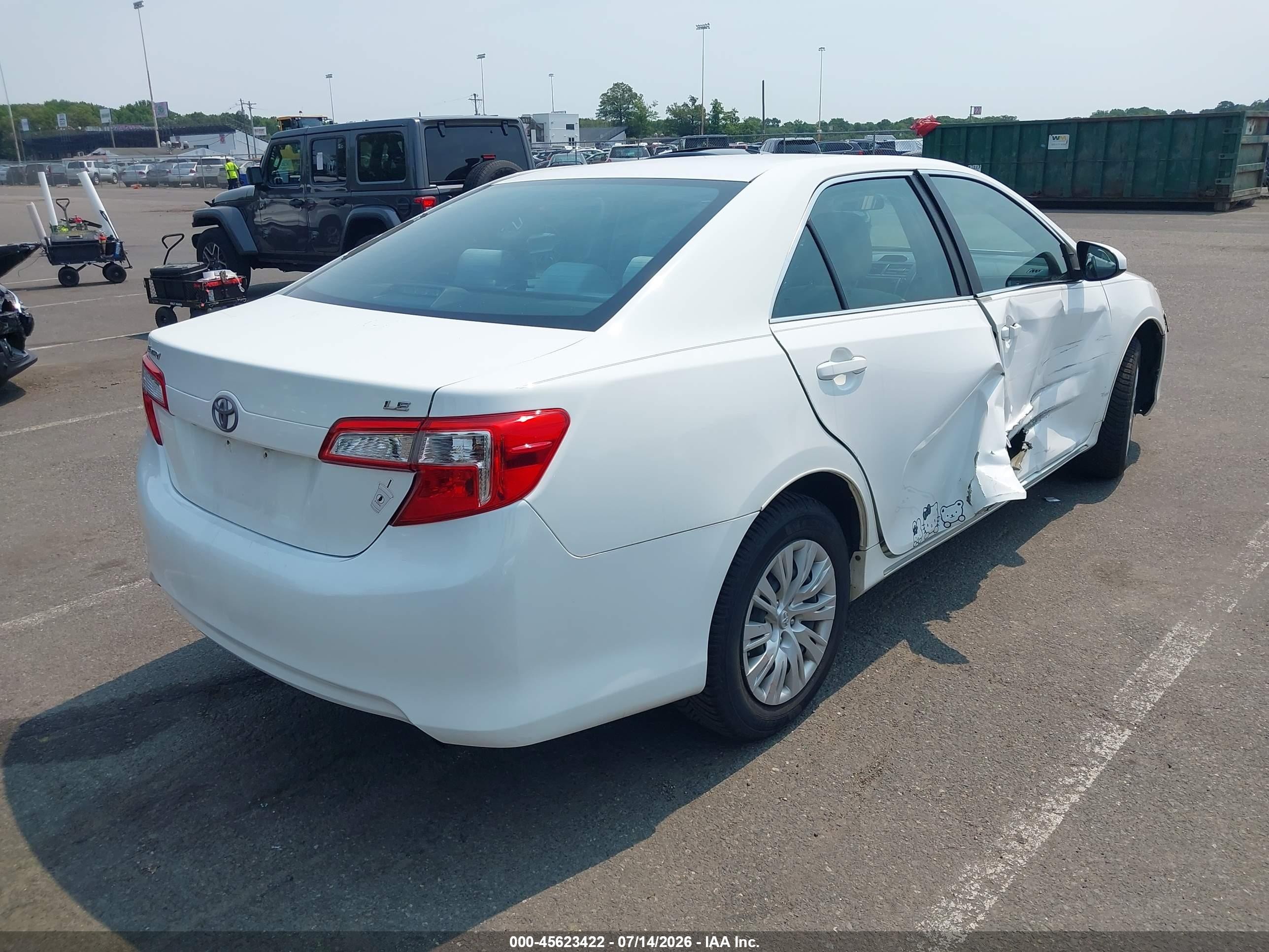 2014 Toyota Camry Le Белый vin: 4T4BF1FK7ER380641
