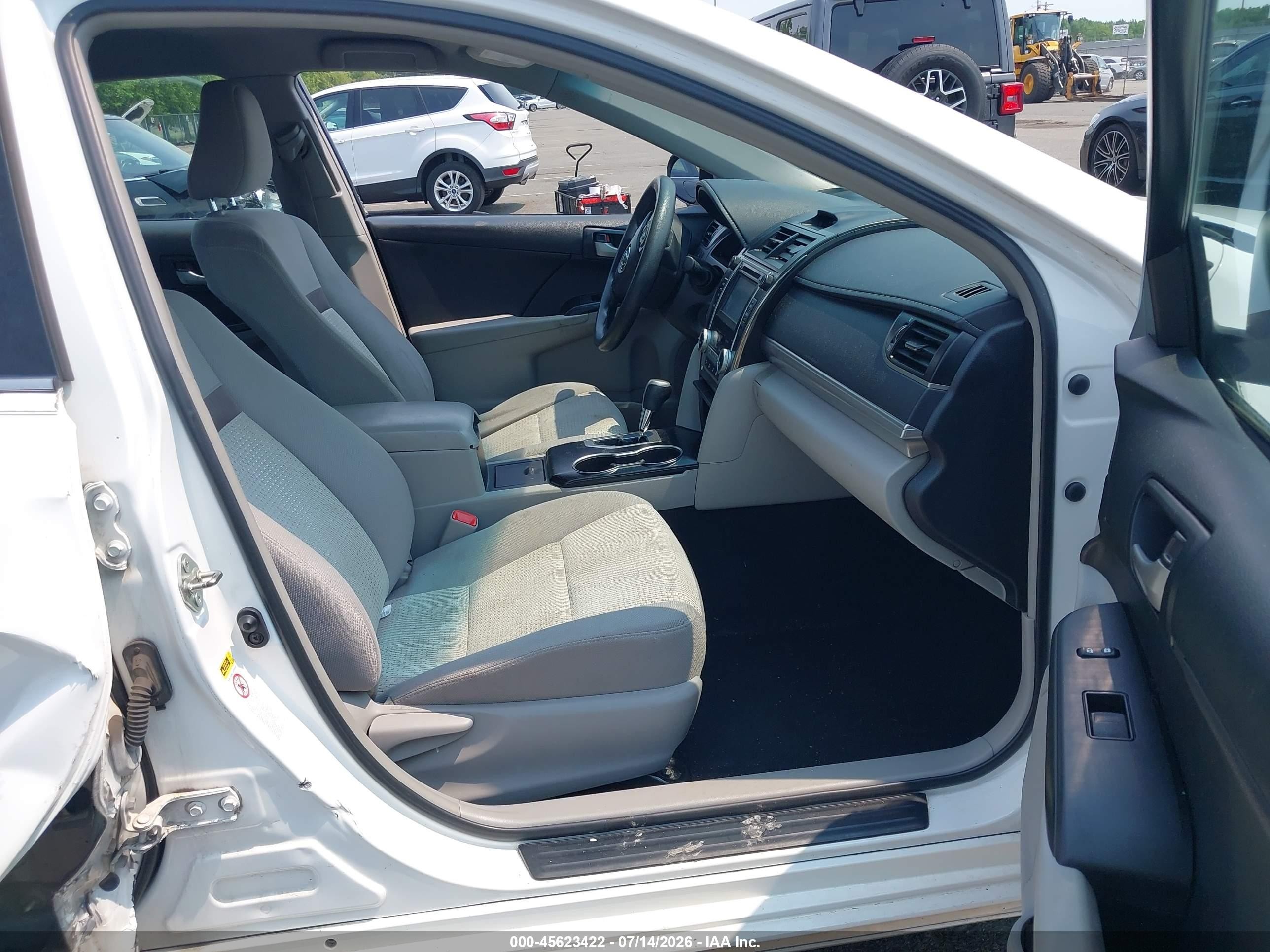 2014 Toyota Camry Le Белый vin: 4T4BF1FK7ER380641