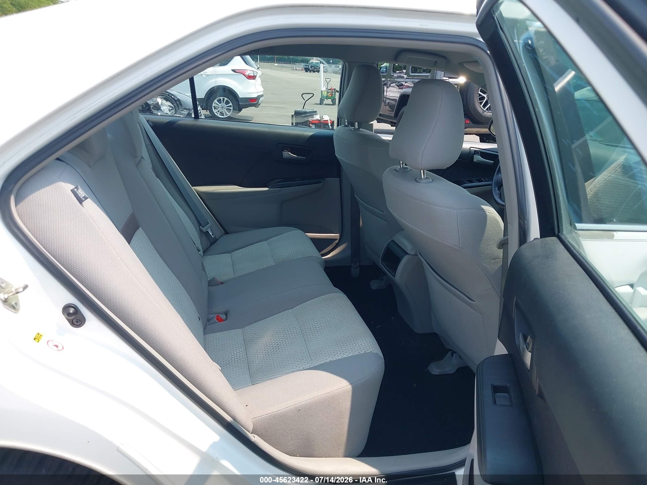 2014 Toyota Camry Le Белый vin: 4T4BF1FK7ER380641