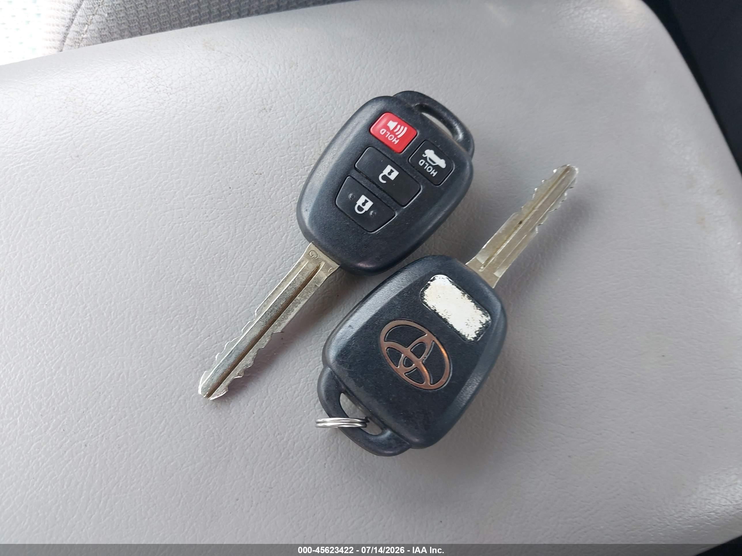 2014 Toyota Camry Le Белый vin: 4T4BF1FK7ER380641