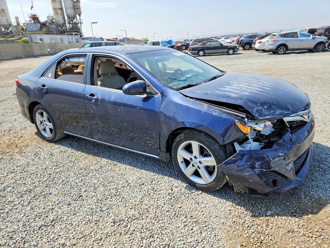 2014 Toyota Camry Le Blue vin: 4T4BF1FK7ER382115