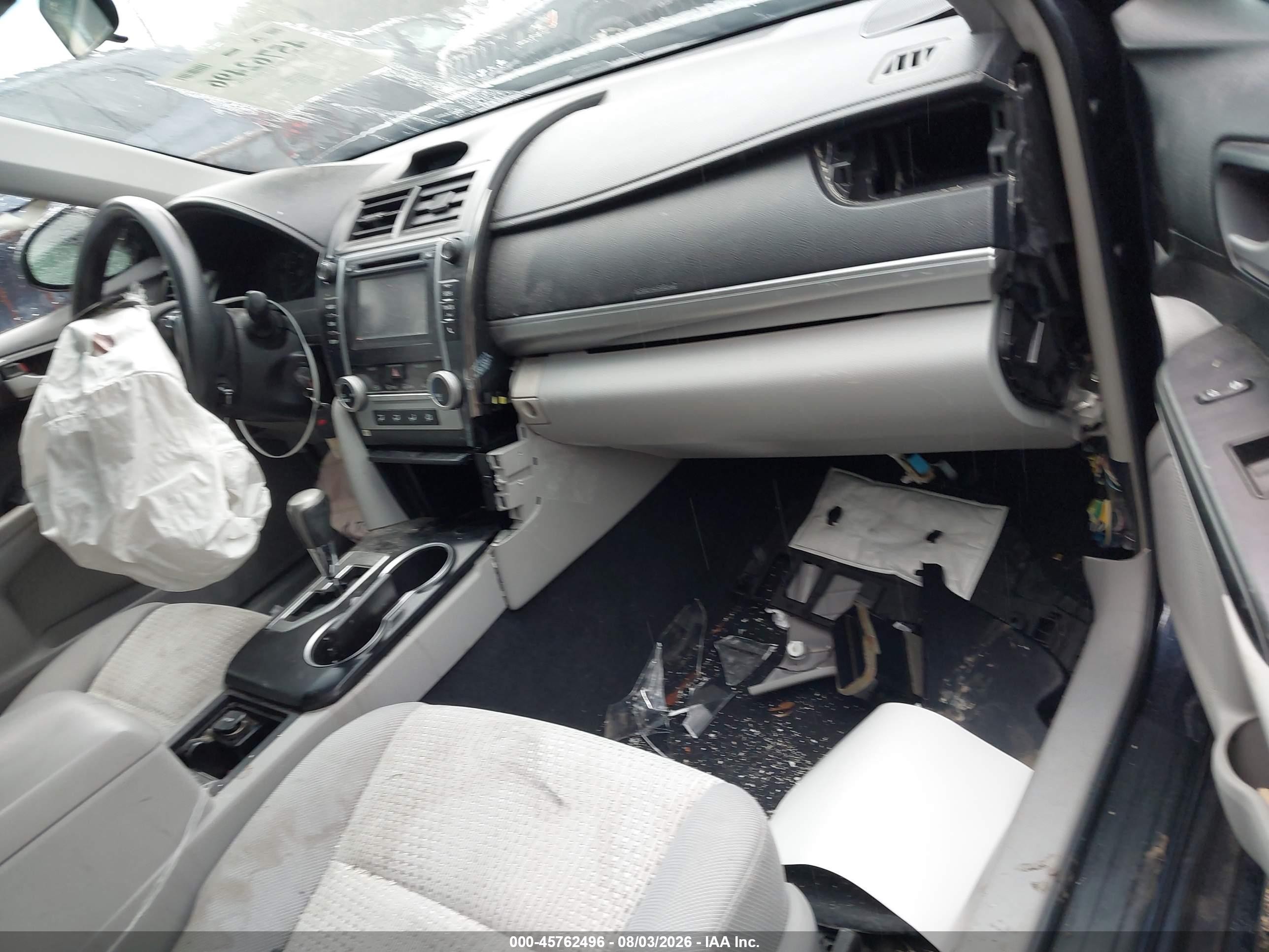 2014 Toyota Camry Le Blue vin: 4T4BF1FK7ER388674