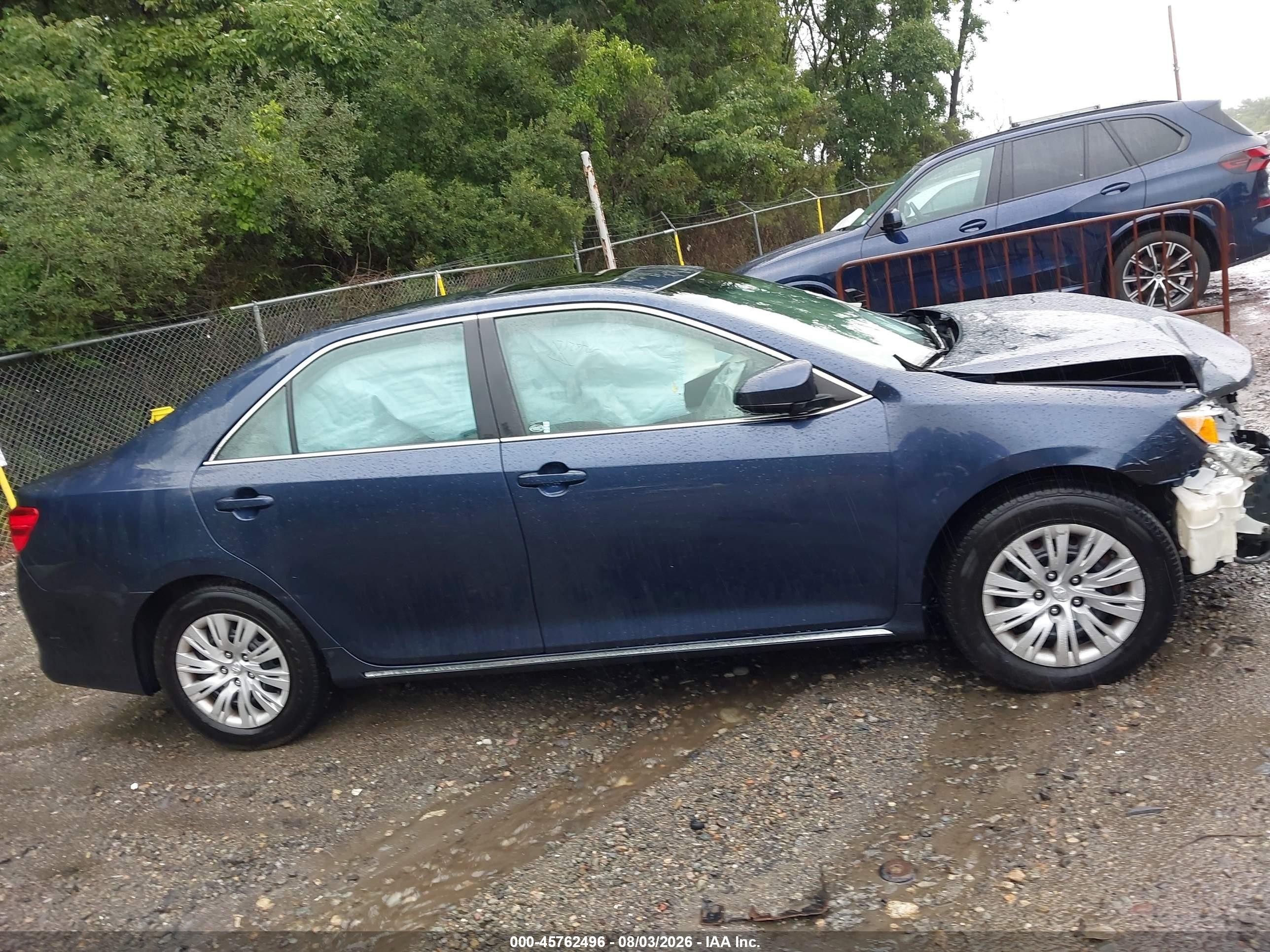 2014 Toyota Camry Le Blue vin: 4T4BF1FK7ER388674