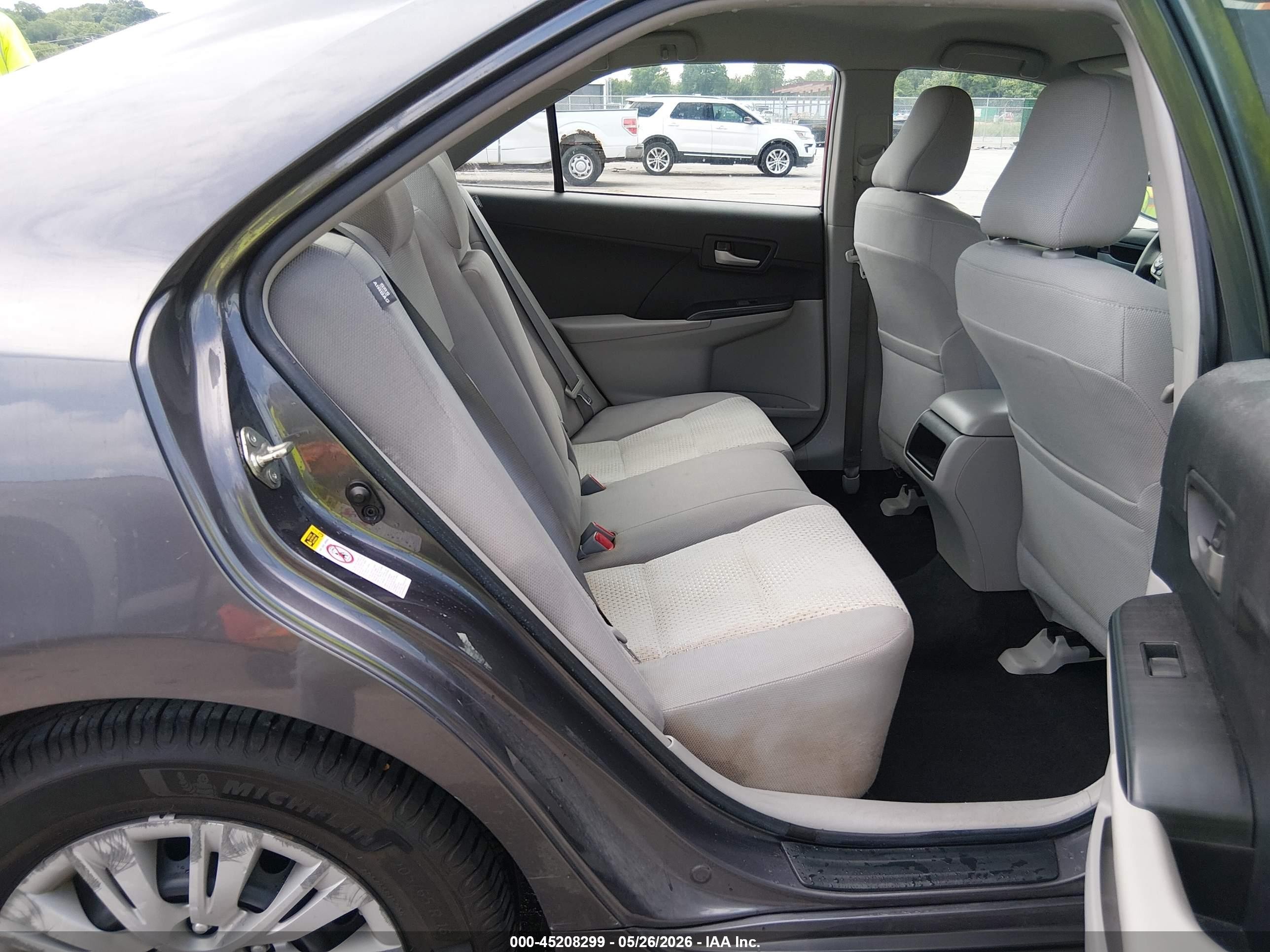 2014 Toyota Camry Le Gray vin: 4T4BF1FK7ER402573
