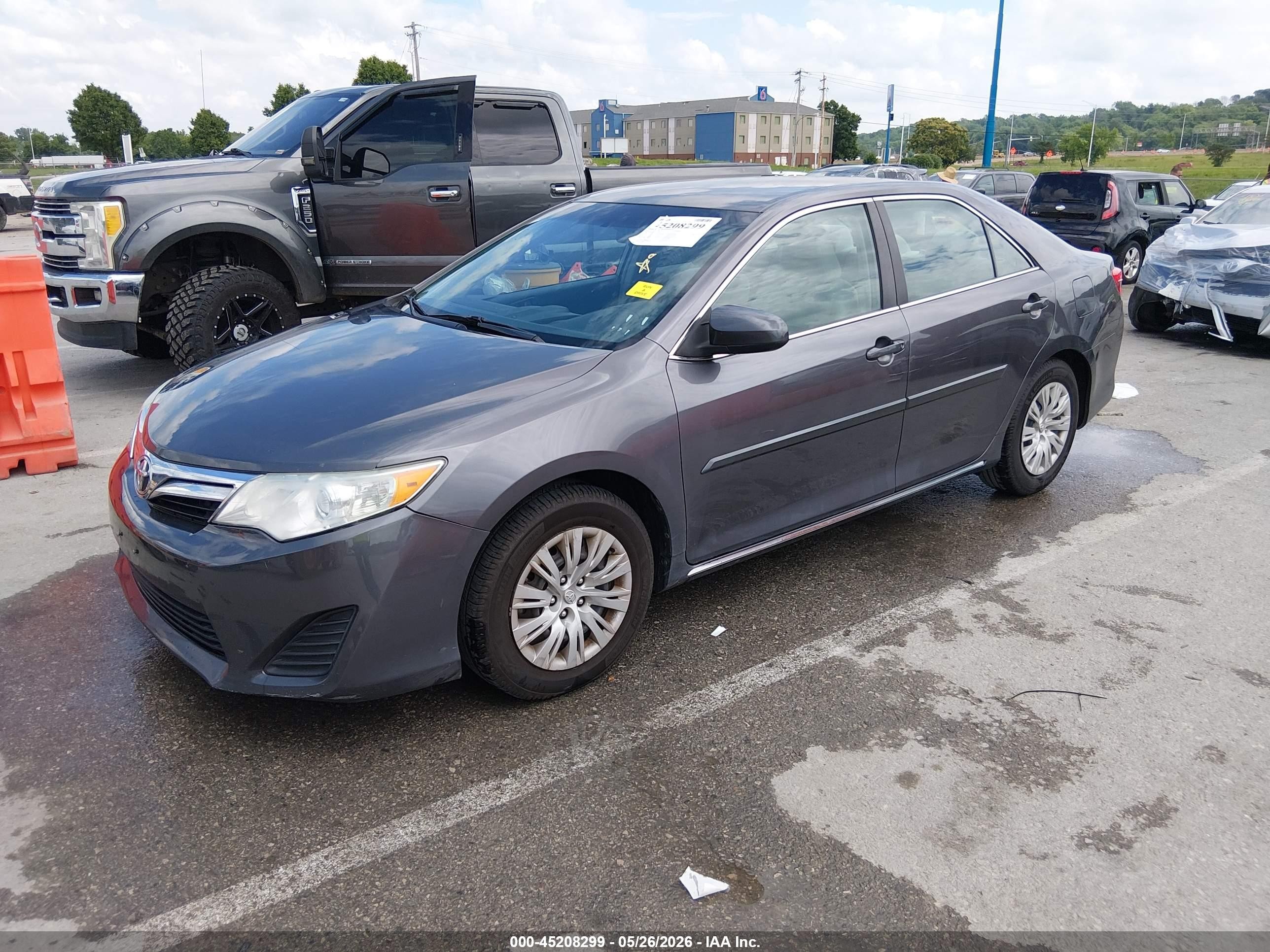 2014 Toyota Camry Le Gray vin: 4T4BF1FK7ER402573