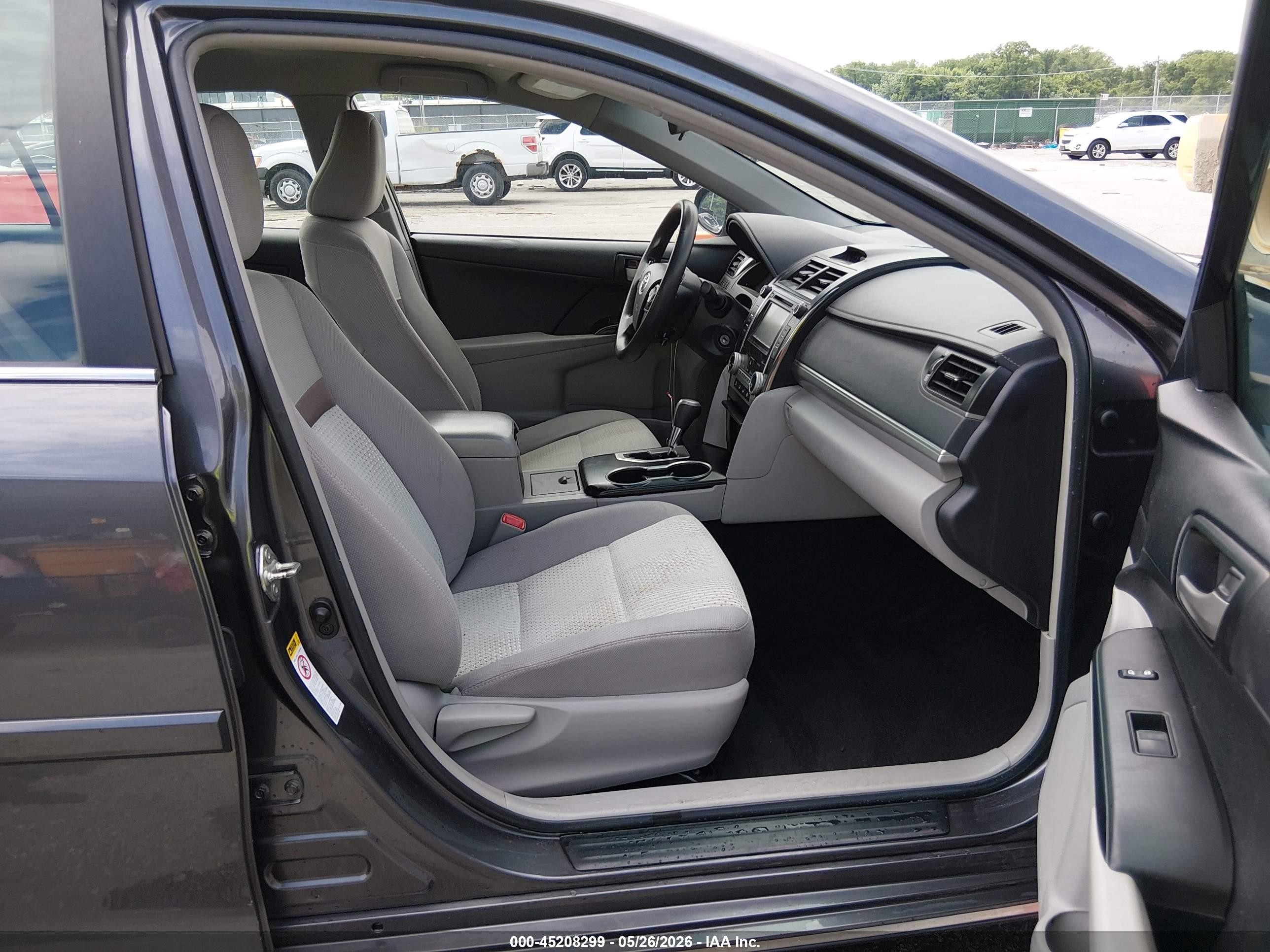 2014 Toyota Camry Le Gray vin: 4T4BF1FK7ER402573