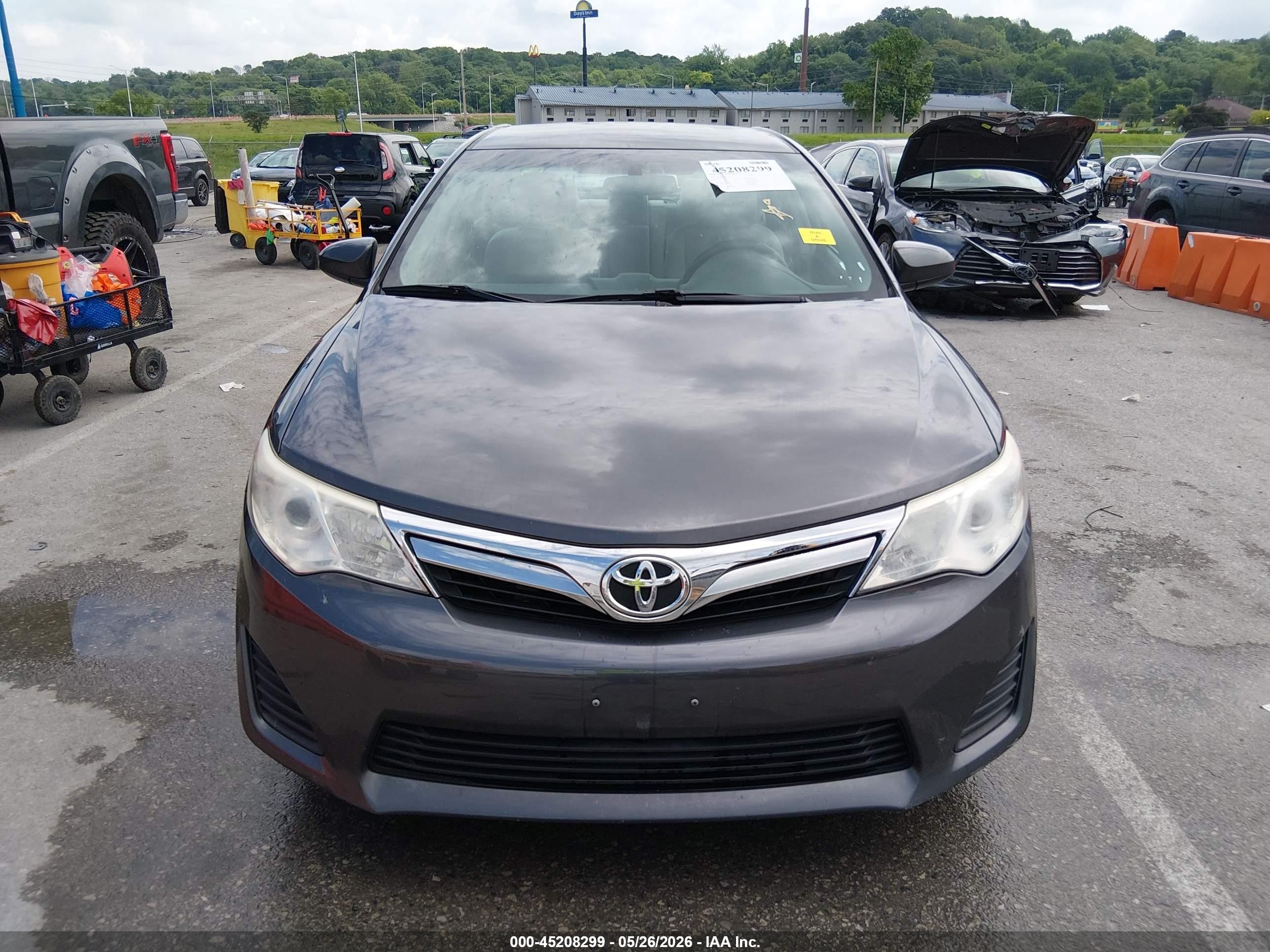 2014 Toyota Camry Le Gray vin: 4T4BF1FK7ER402573