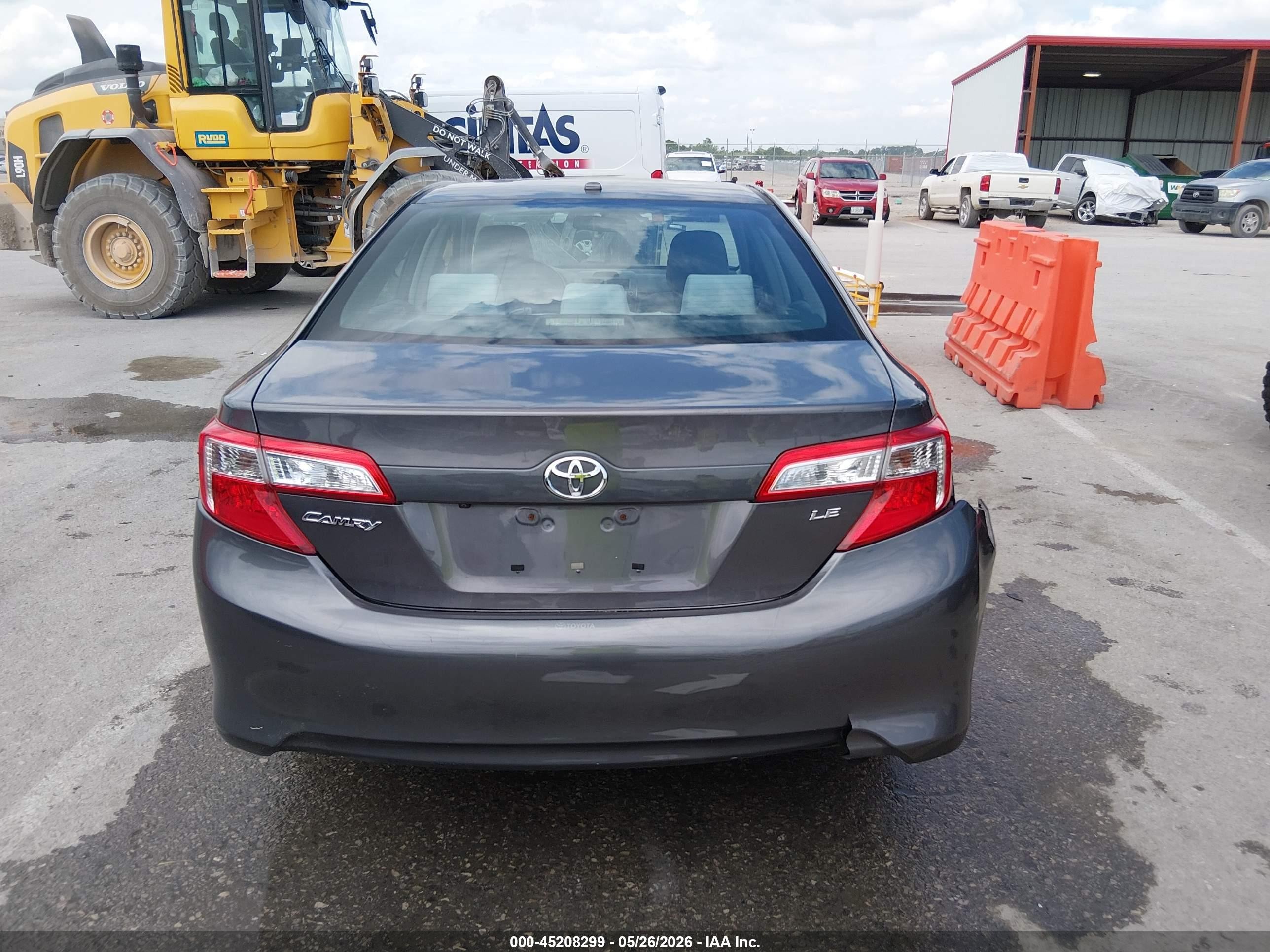 2014 Toyota Camry Le Gray vin: 4T4BF1FK7ER402573