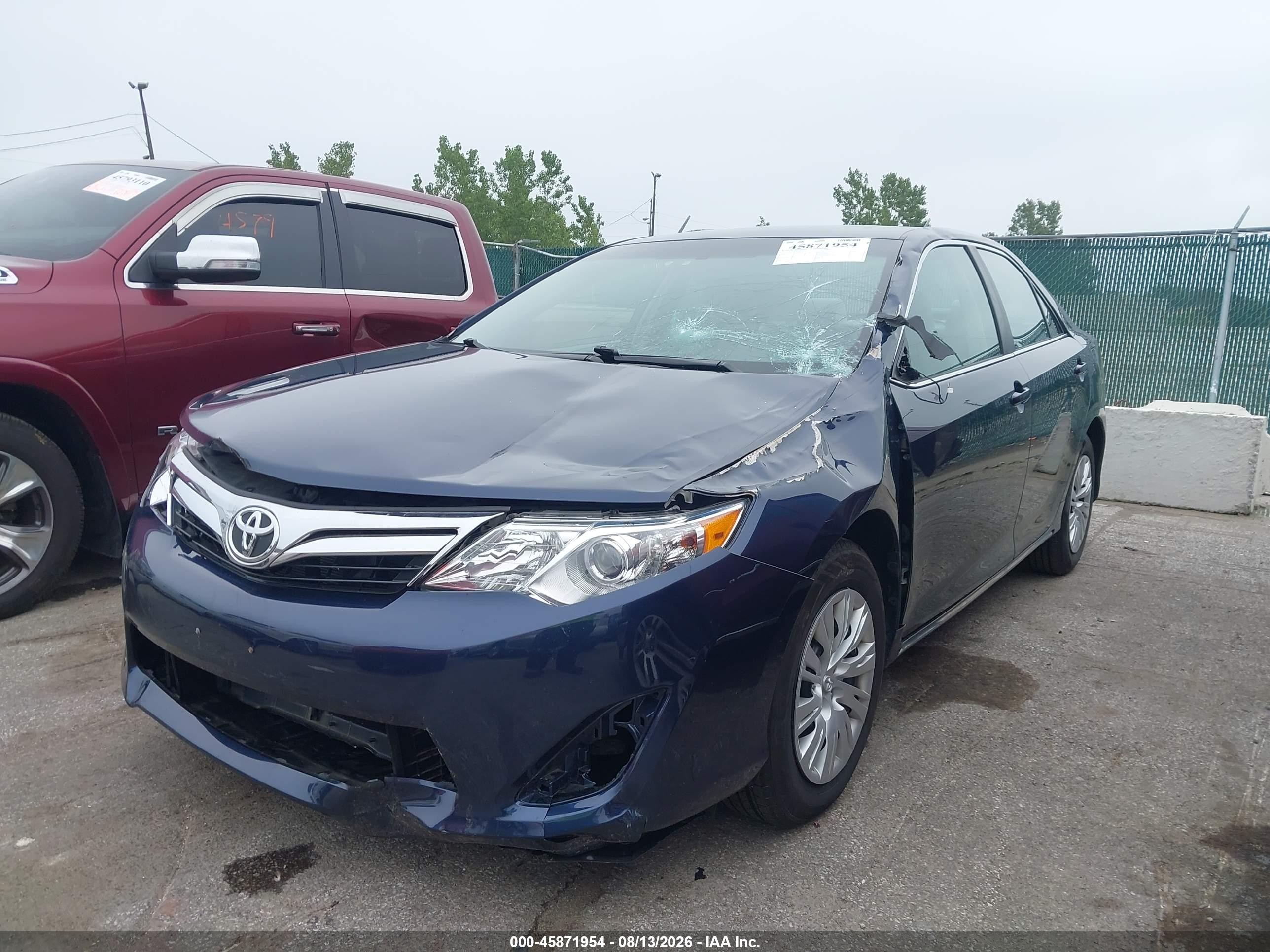 2014 Toyota Camry Le Синий vin: 4T4BF1FK7ER404095