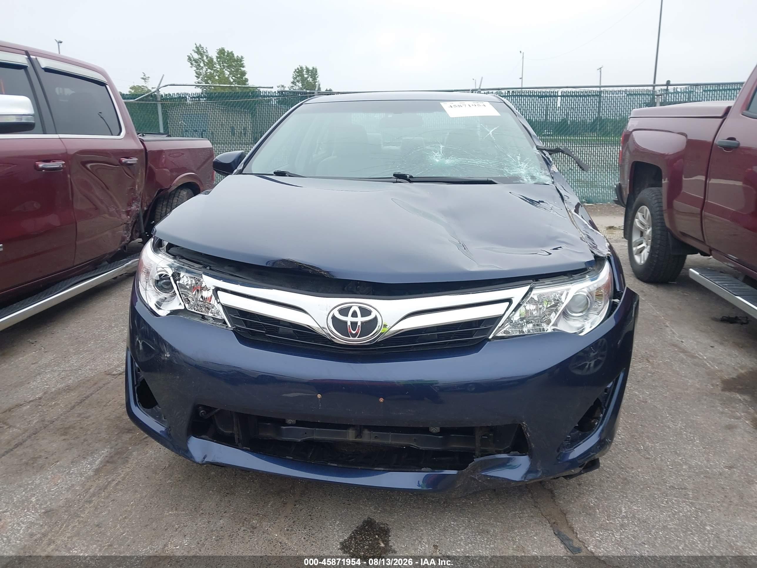 2014 Toyota Camry Le Синий vin: 4T4BF1FK7ER404095
