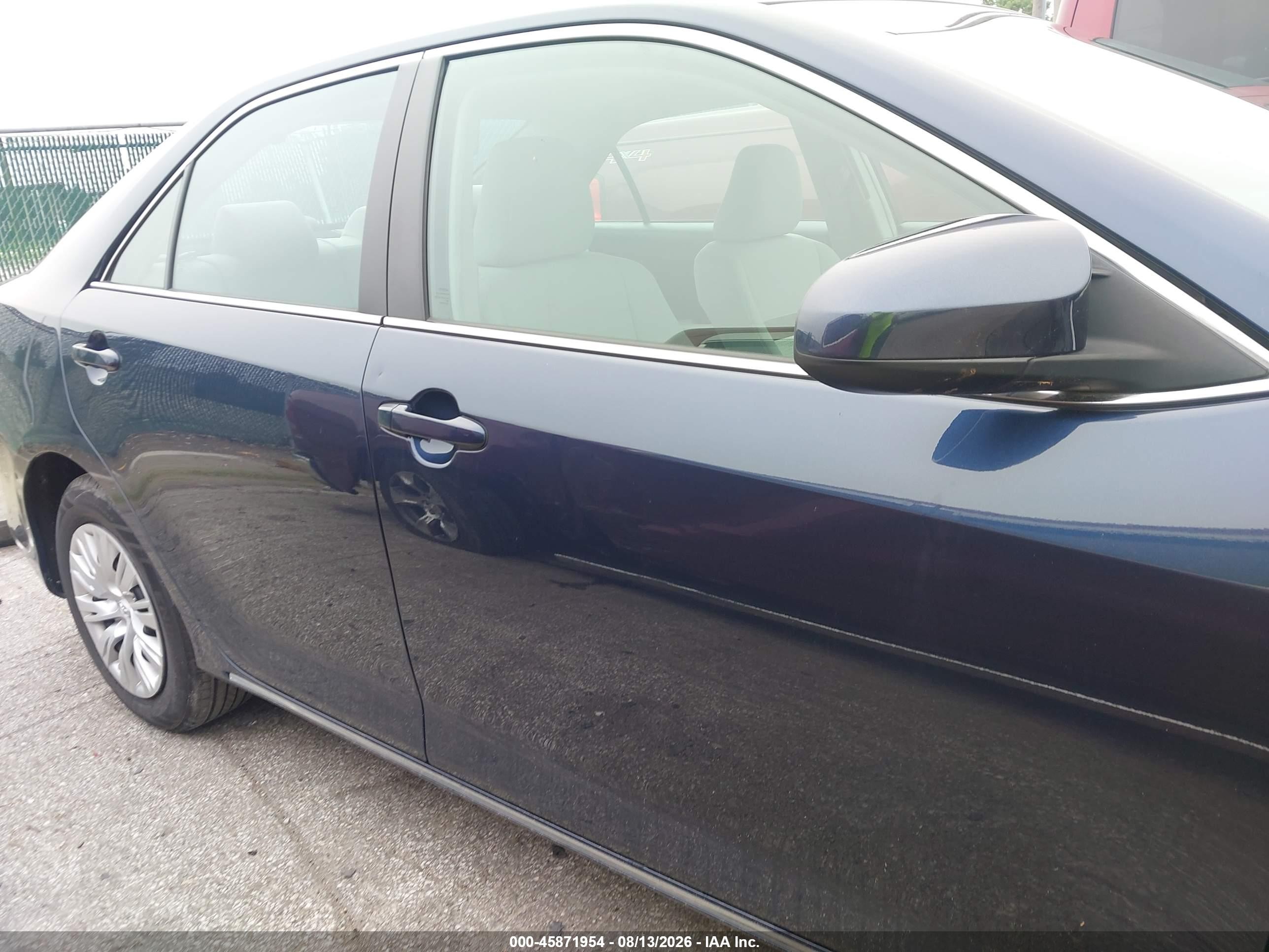 2014 Toyota Camry Le Синий vin: 4T4BF1FK7ER404095