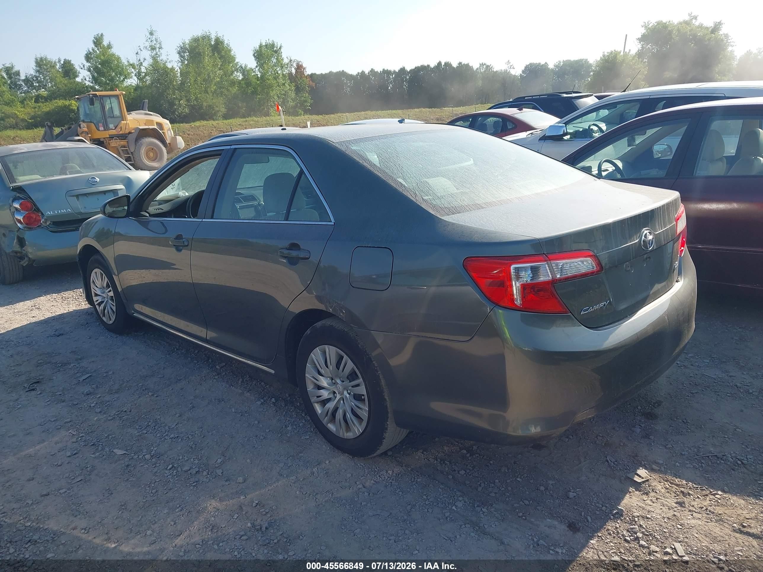 2014 Toyota Camry Le Gray vin: 4T4BF1FK7ER413945