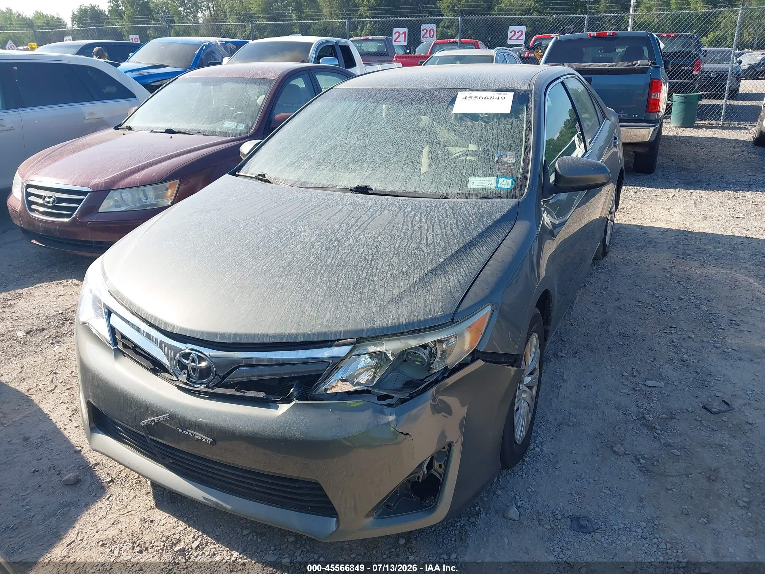 2014 Toyota Camry Le Gray vin: 4T4BF1FK7ER413945