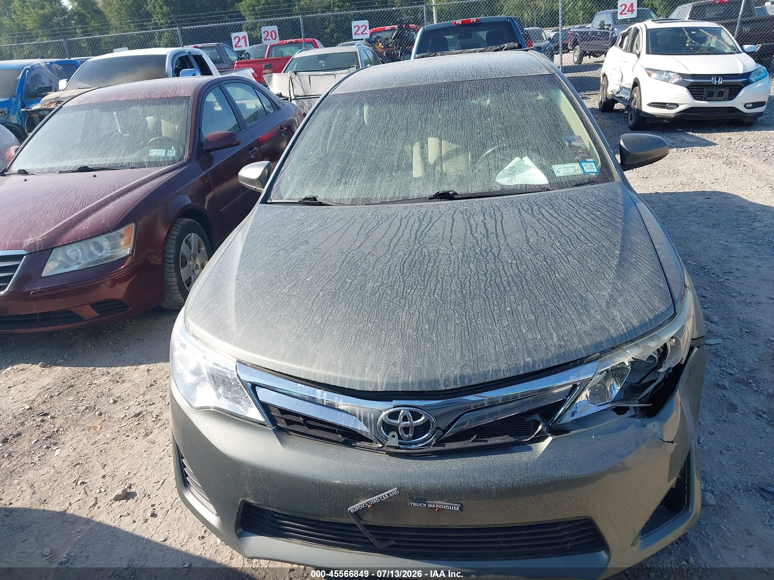 2014 Toyota Camry Le Gray vin: 4T4BF1FK7ER413945