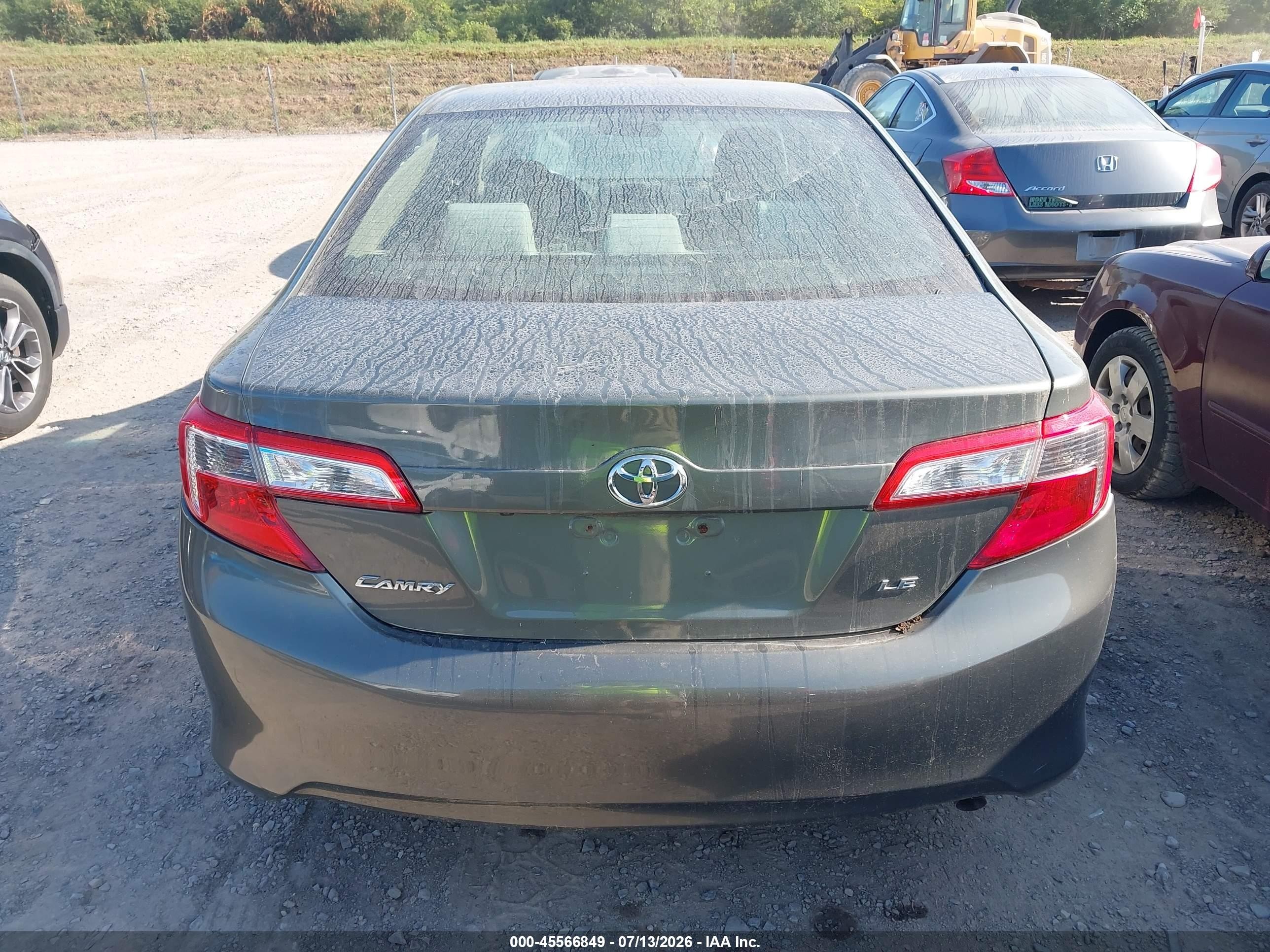 2014 Toyota Camry Le Gray vin: 4T4BF1FK7ER413945