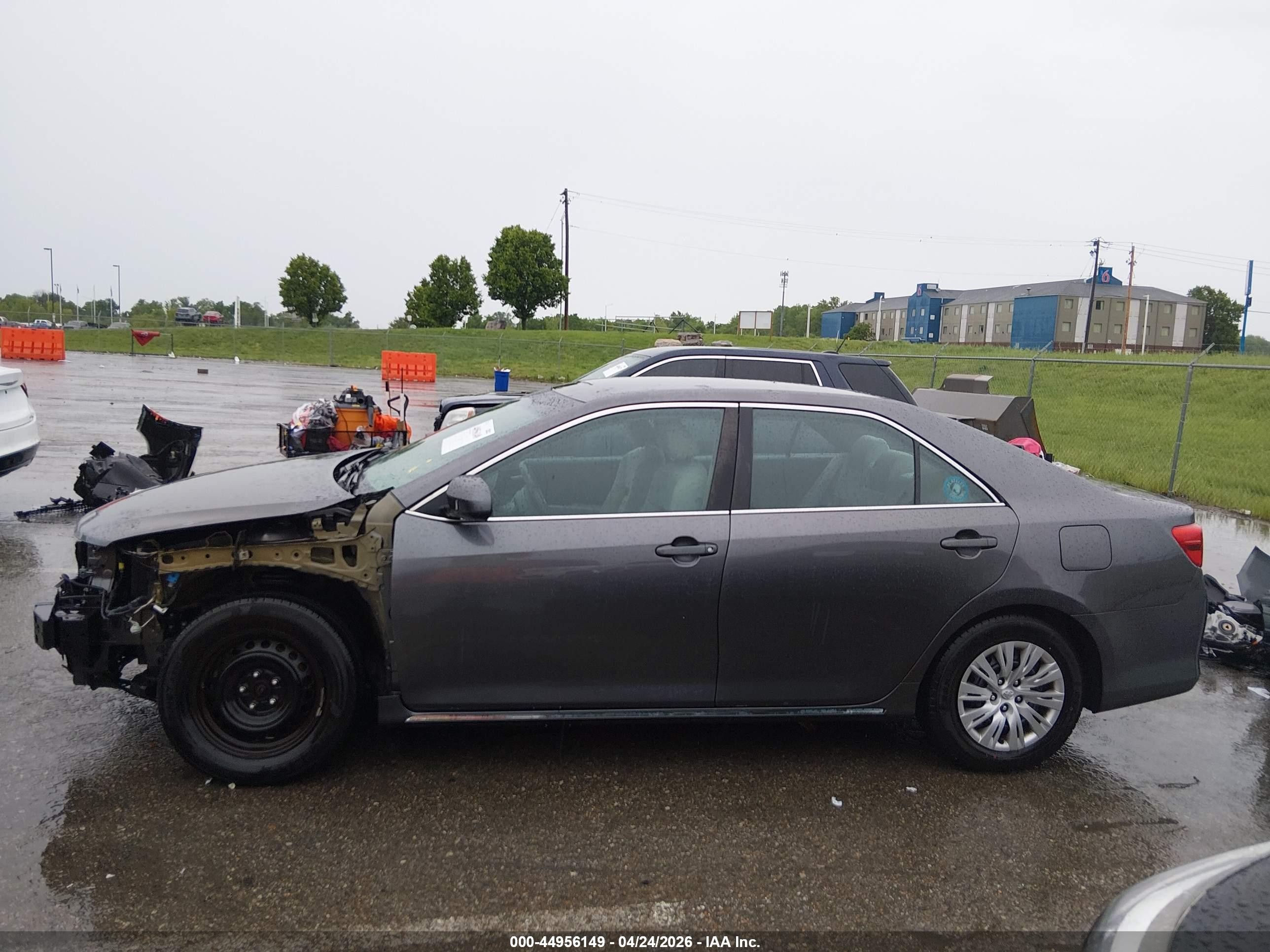2014 Toyota Camry Le Gray vin: 4T4BF1FK7ER431104