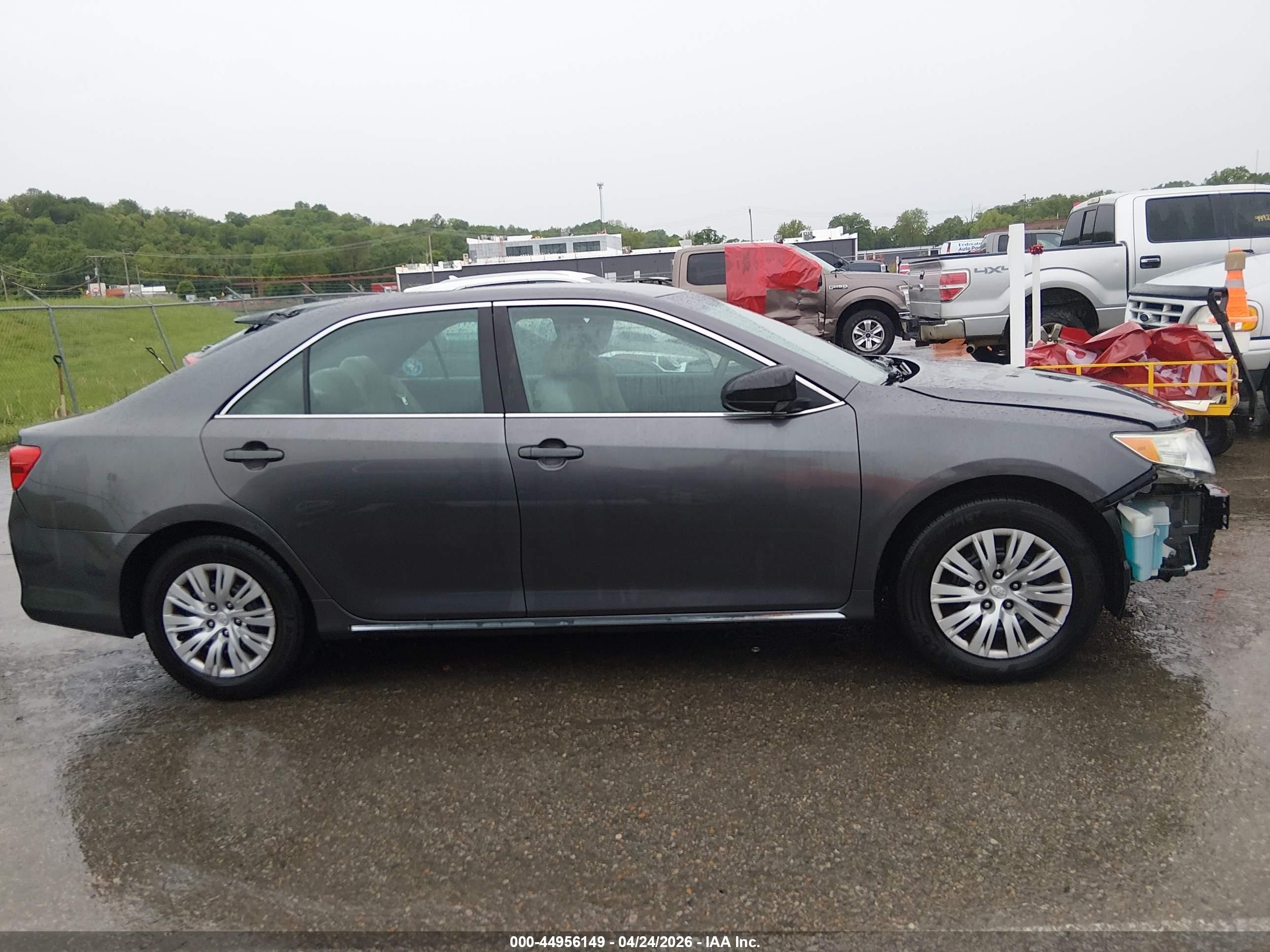 2014 Toyota Camry Le Gray vin: 4T4BF1FK7ER431104