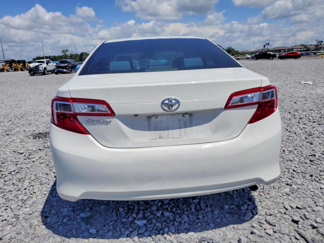 2014 Toyota Camry L White vin: 4T4BF1FK7ER432091