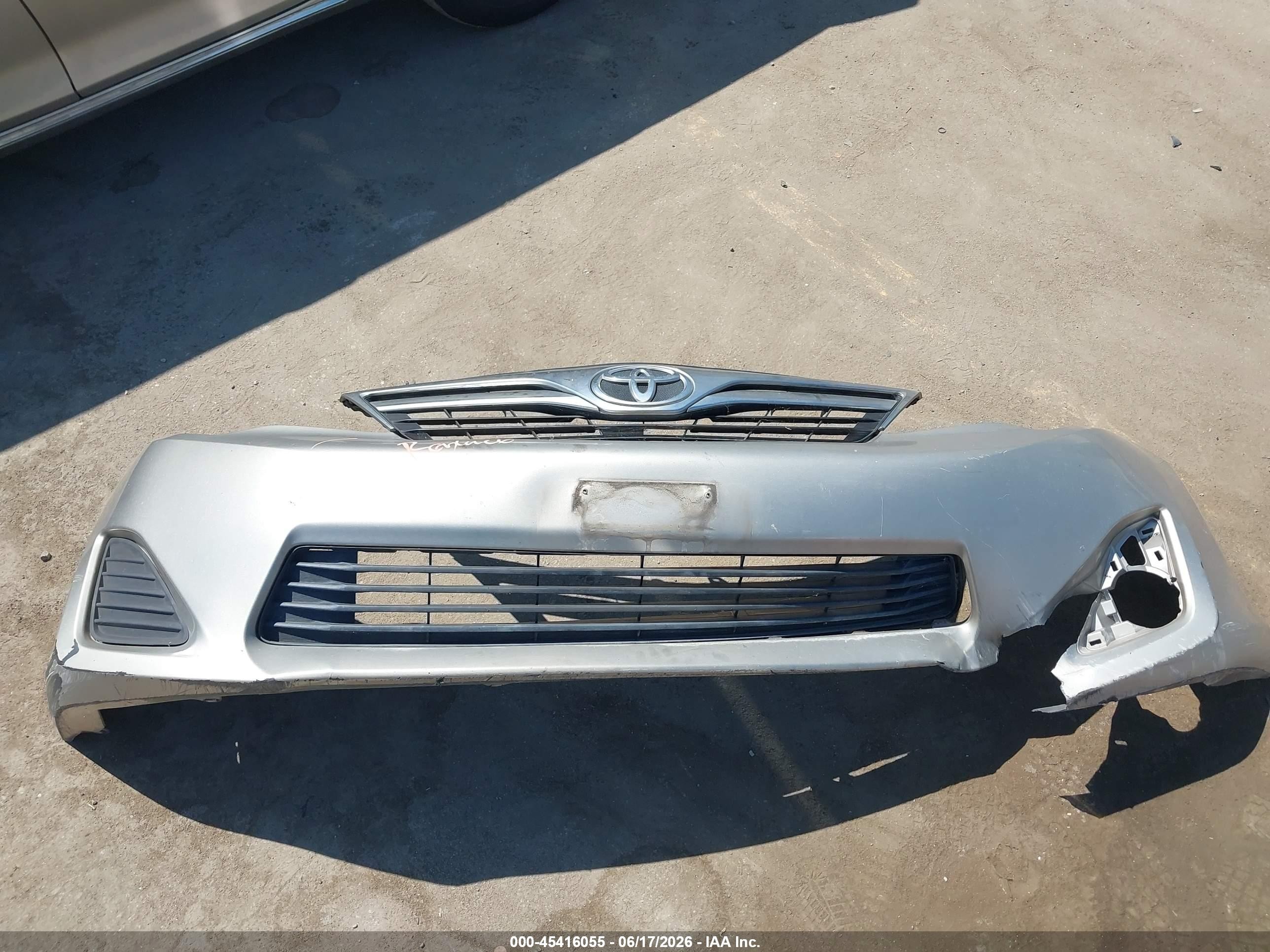 2014 Toyota Camry Le Серебряный vin: 4T4BF1FK7ER438103