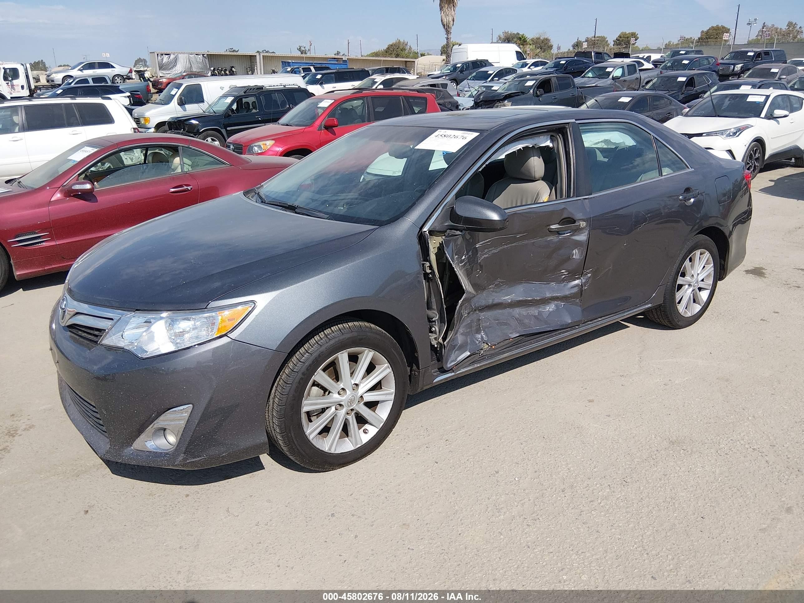 2014 Toyota Camry Xle Gray vin: 4T4BF1FK7ER439073