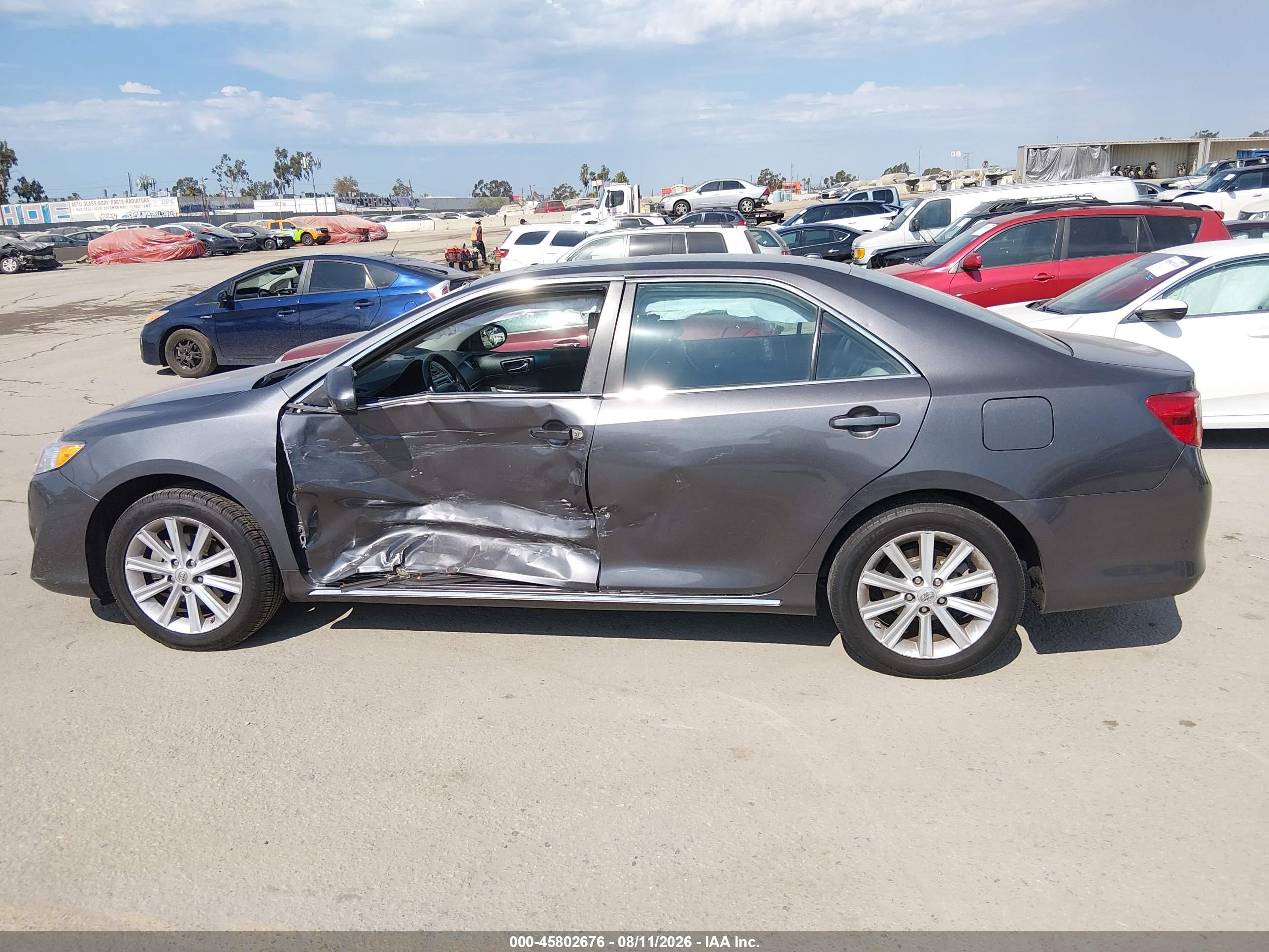 2014 Toyota Camry Xle Gray vin: 4T4BF1FK7ER439073
