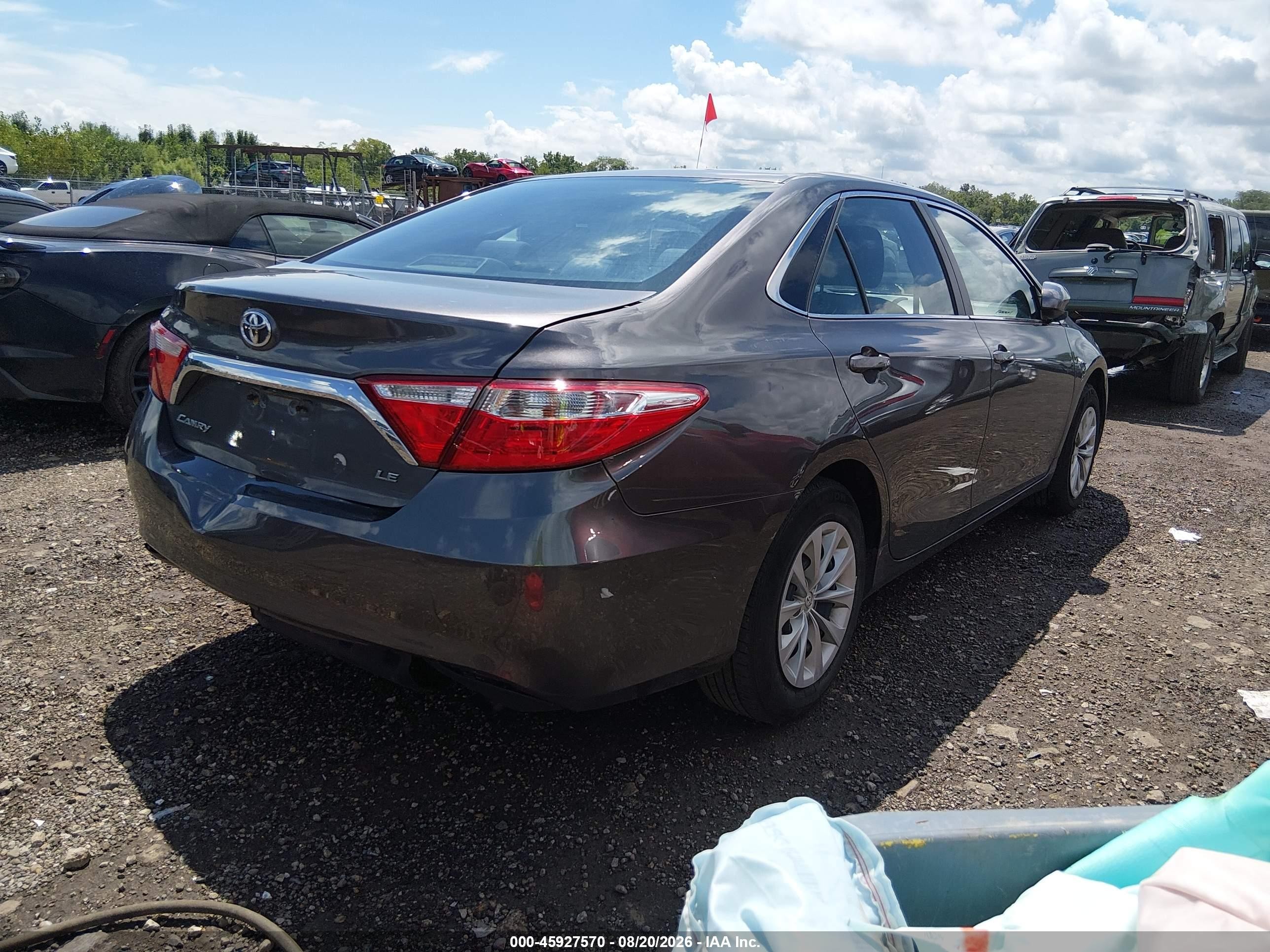2015 Toyota Camry Le Серый vin: 4T4BF1FK7FR453749