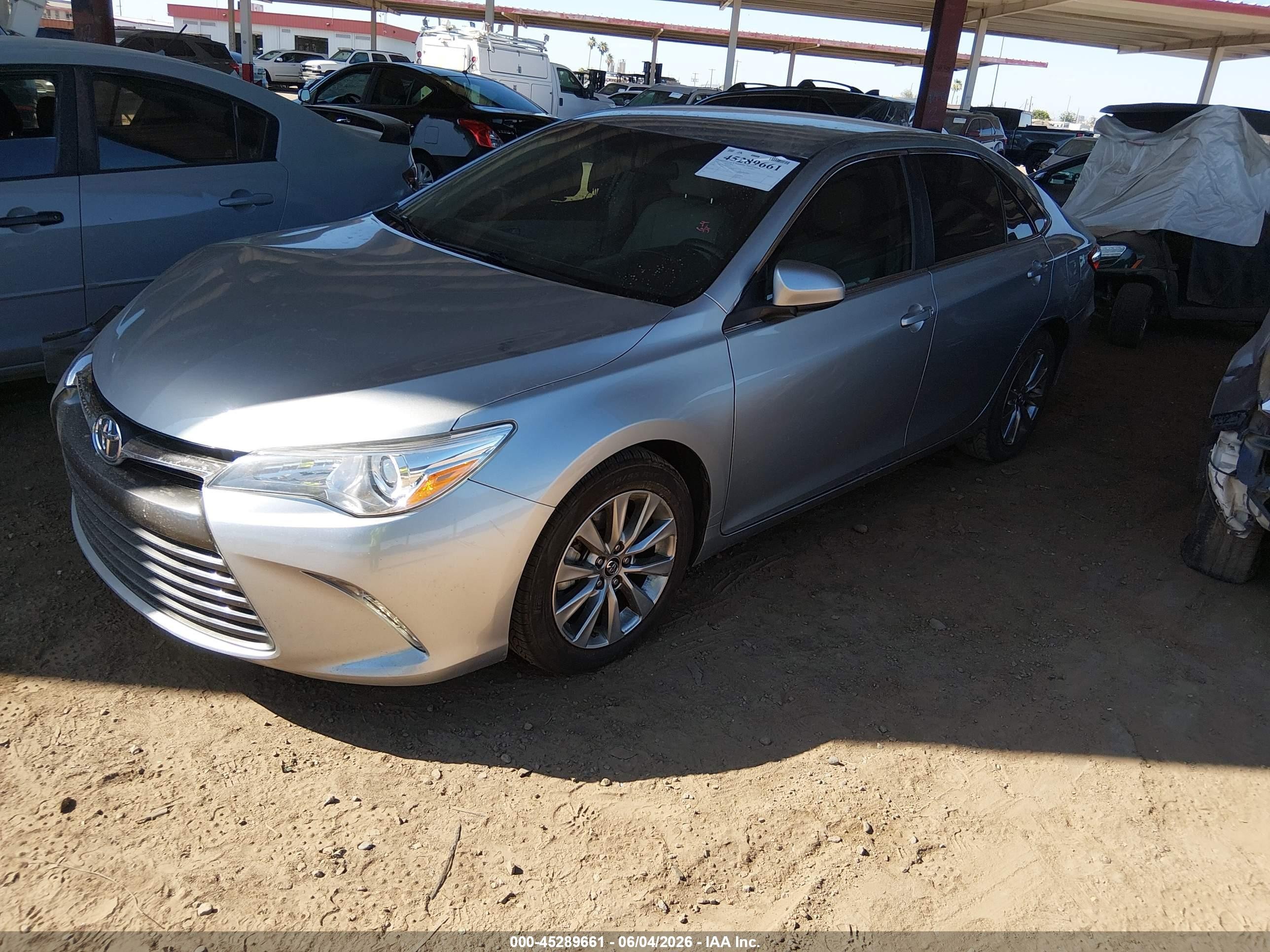 2015 Toyota Camry Xle Серебряный vin: 4T4BF1FK7FR458191