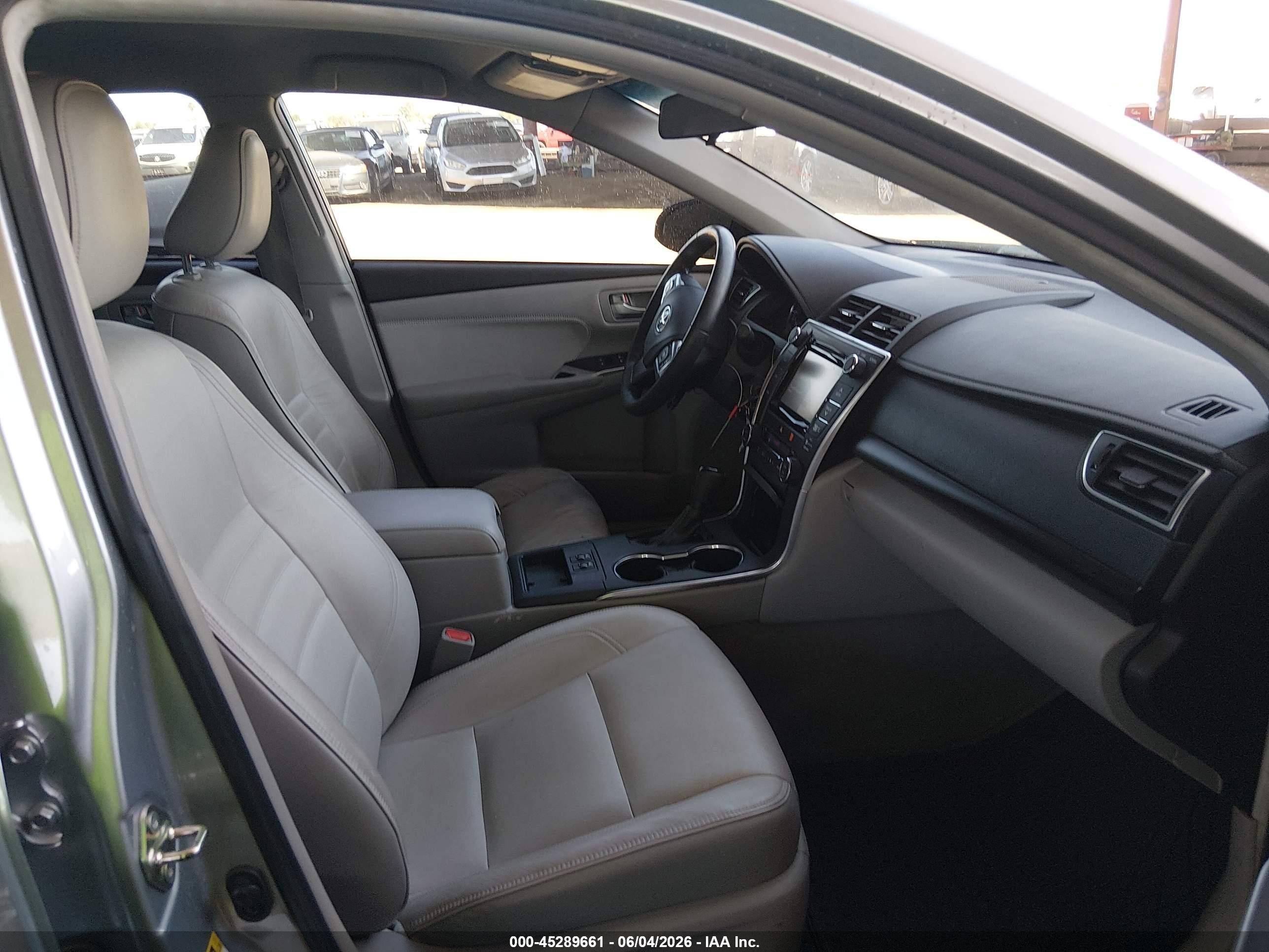 2015 Toyota Camry Xle Серебряный vin: 4T4BF1FK7FR458191