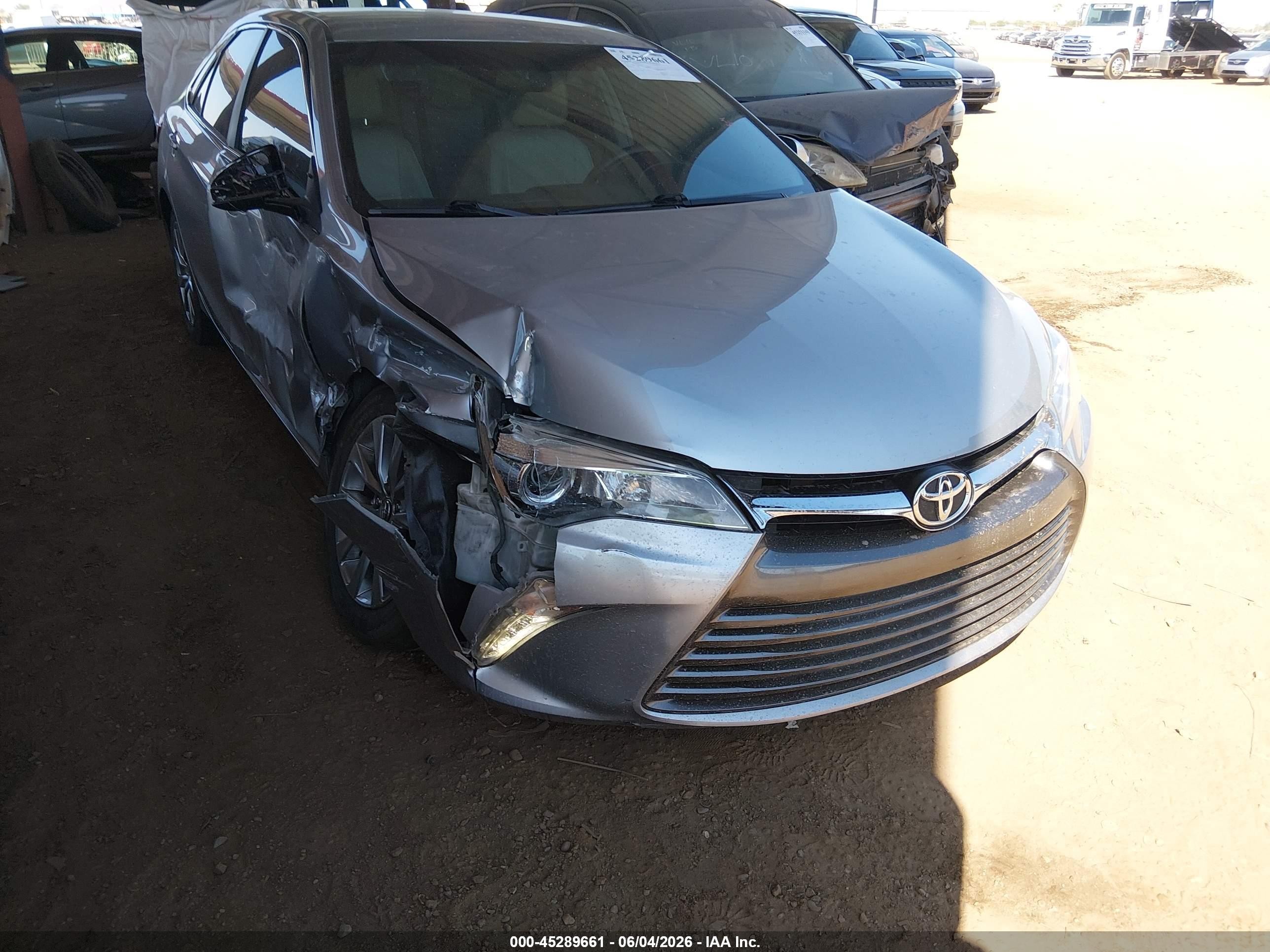 2015 Toyota Camry Xle Серебряный vin: 4T4BF1FK7FR458191