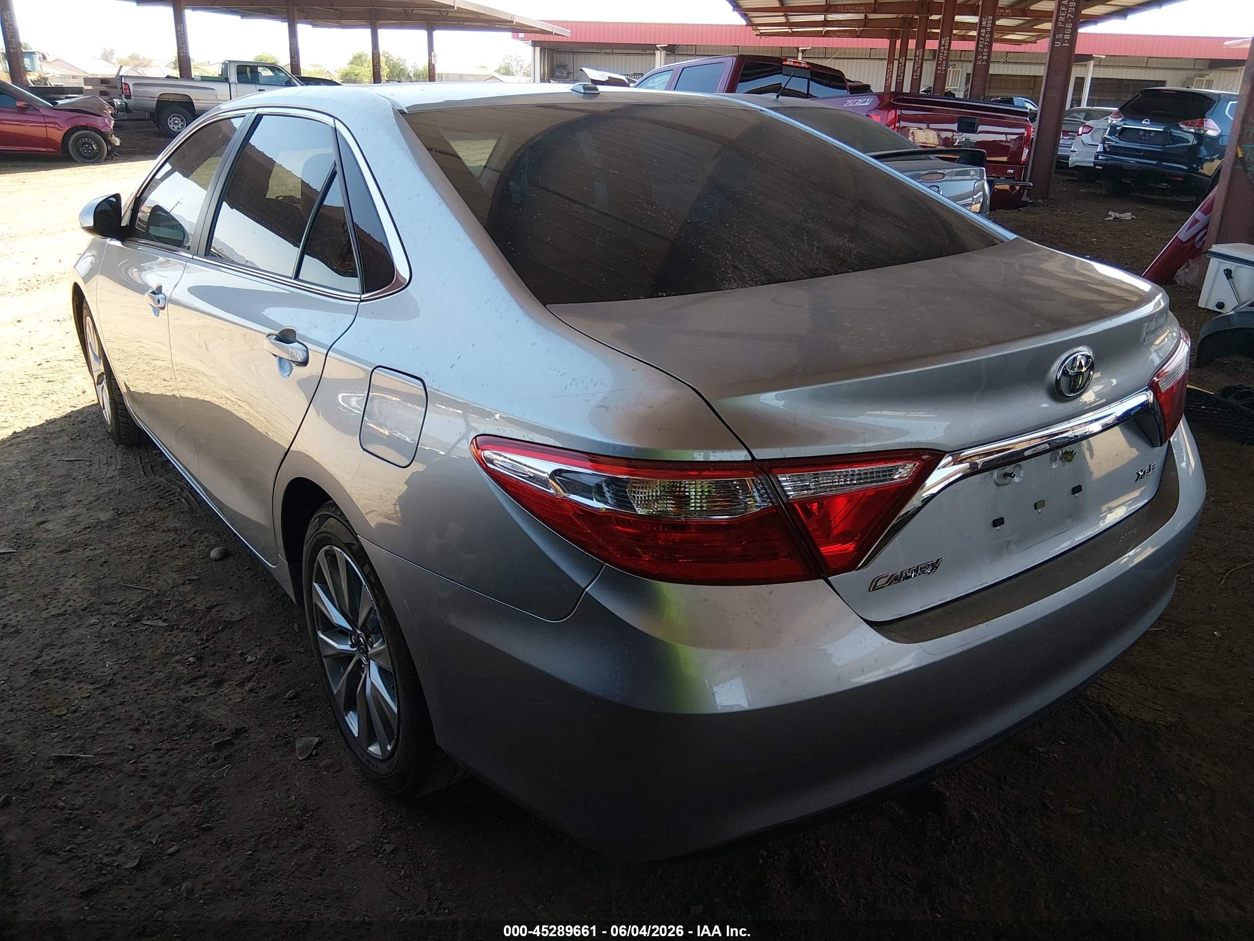 2015 Toyota Camry Xle Серебряный vin: 4T4BF1FK7FR458191