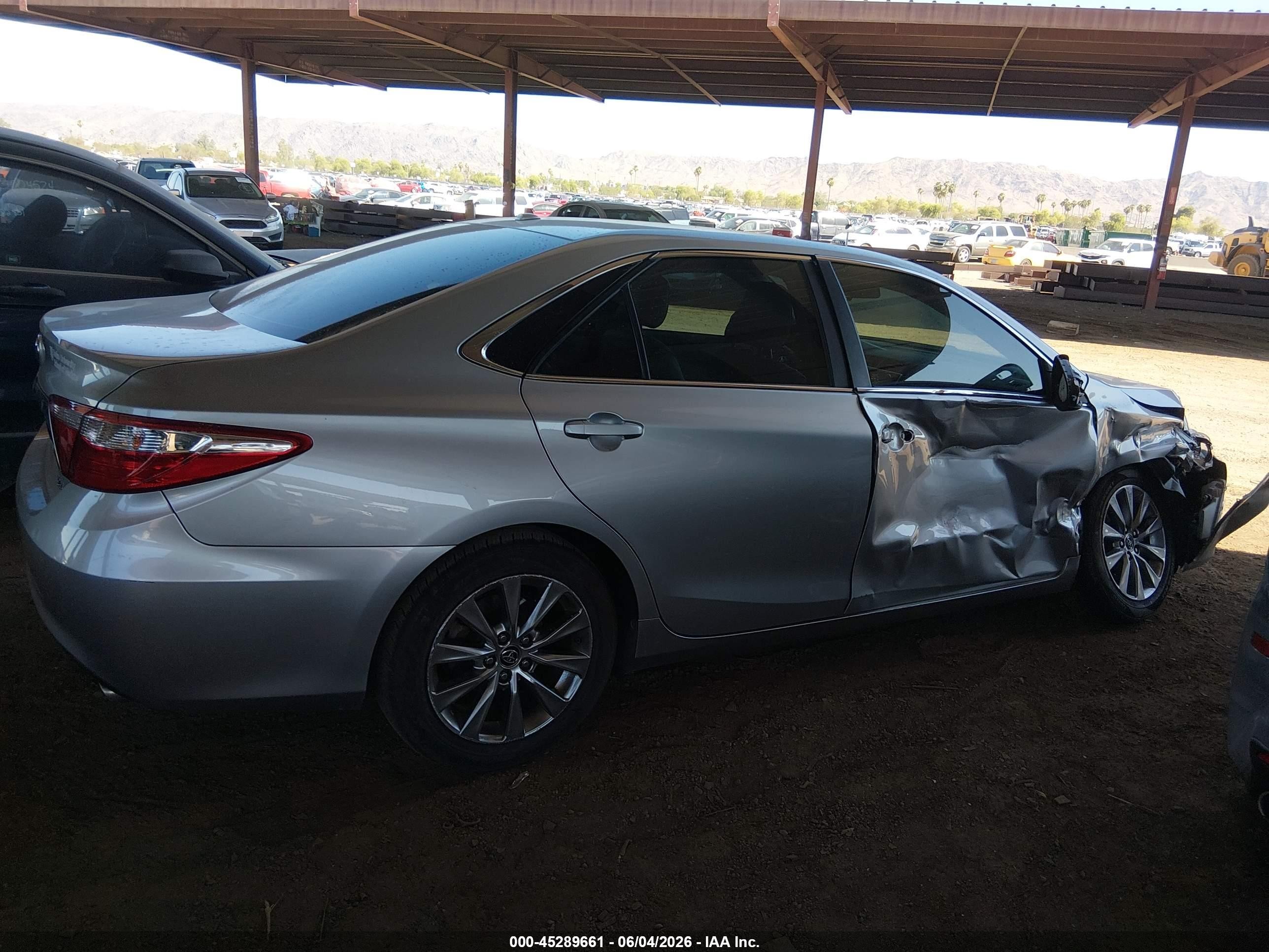 2015 Toyota Camry Xle Серебряный vin: 4T4BF1FK7FR458191