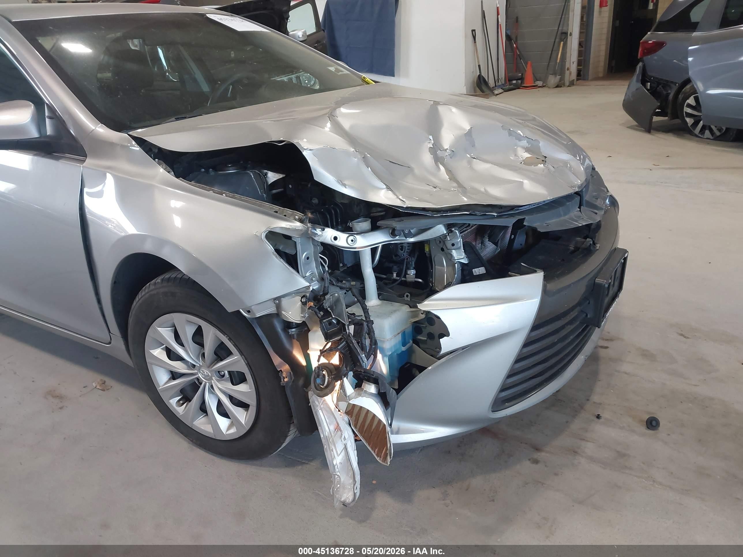2015 Toyota Camry Le Silver vin: 4T4BF1FK7FR464489