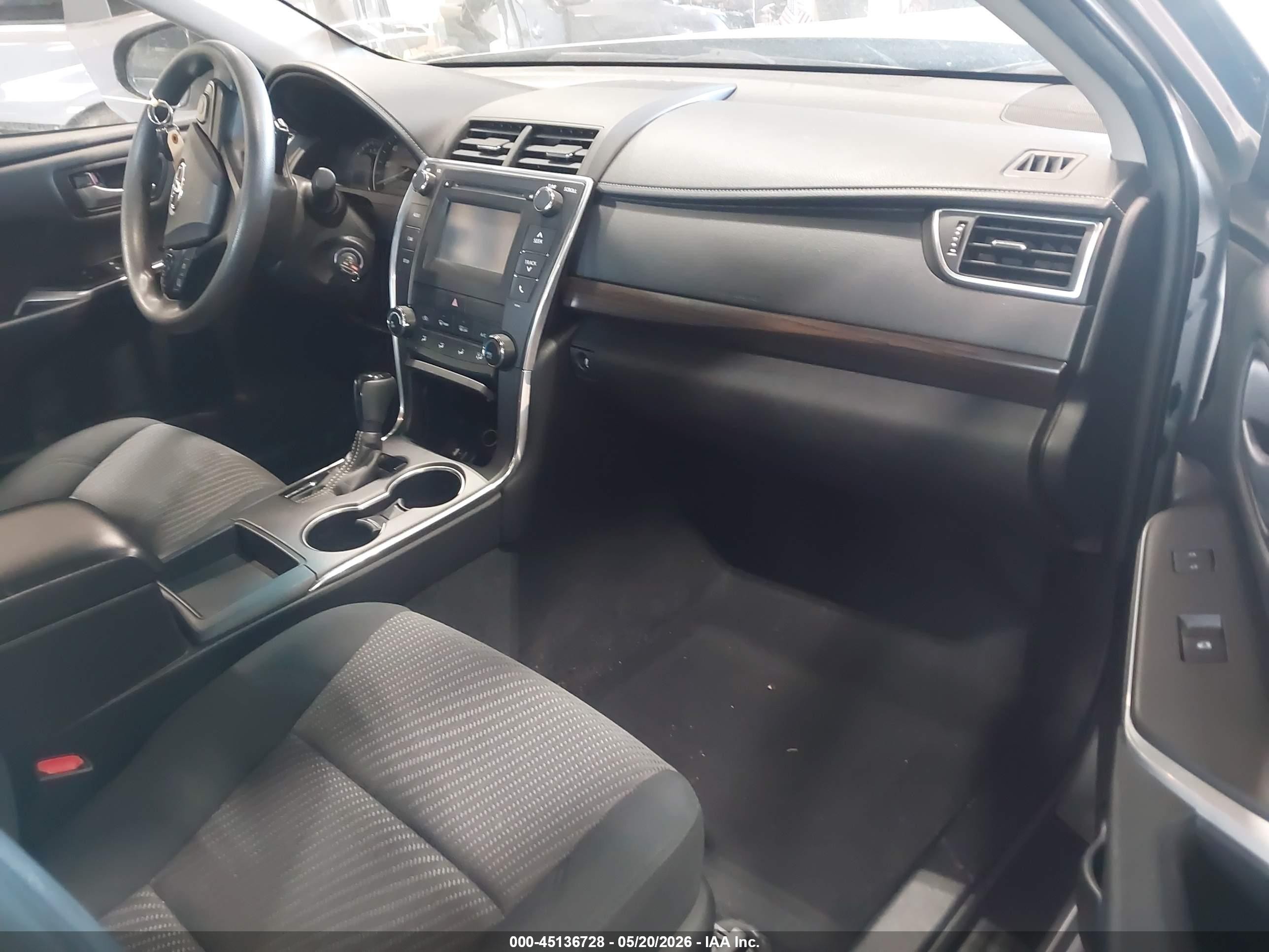 2015 Toyota Camry Le Silver vin: 4T4BF1FK7FR464489