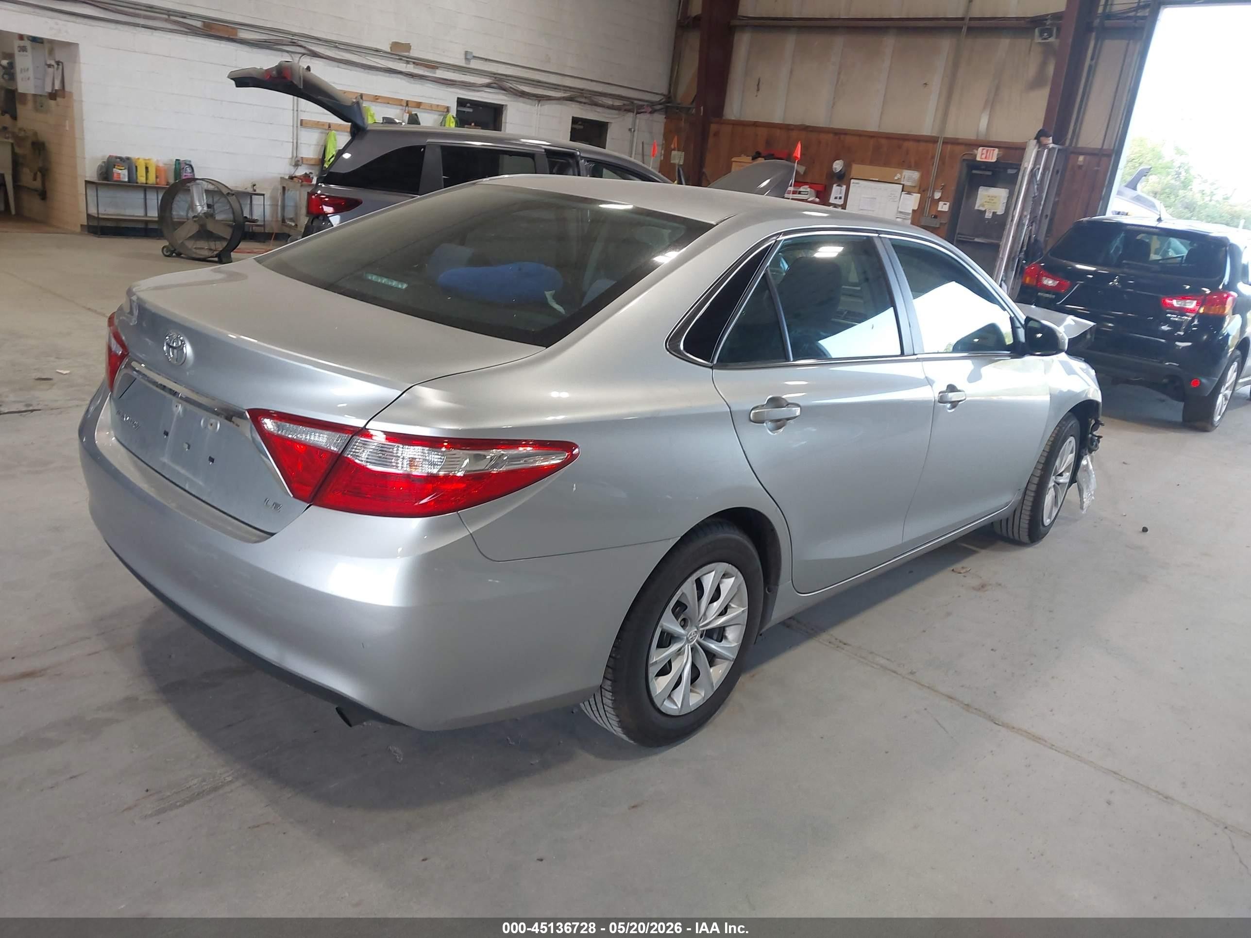 2015 Toyota Camry Le Silver vin: 4T4BF1FK7FR464489