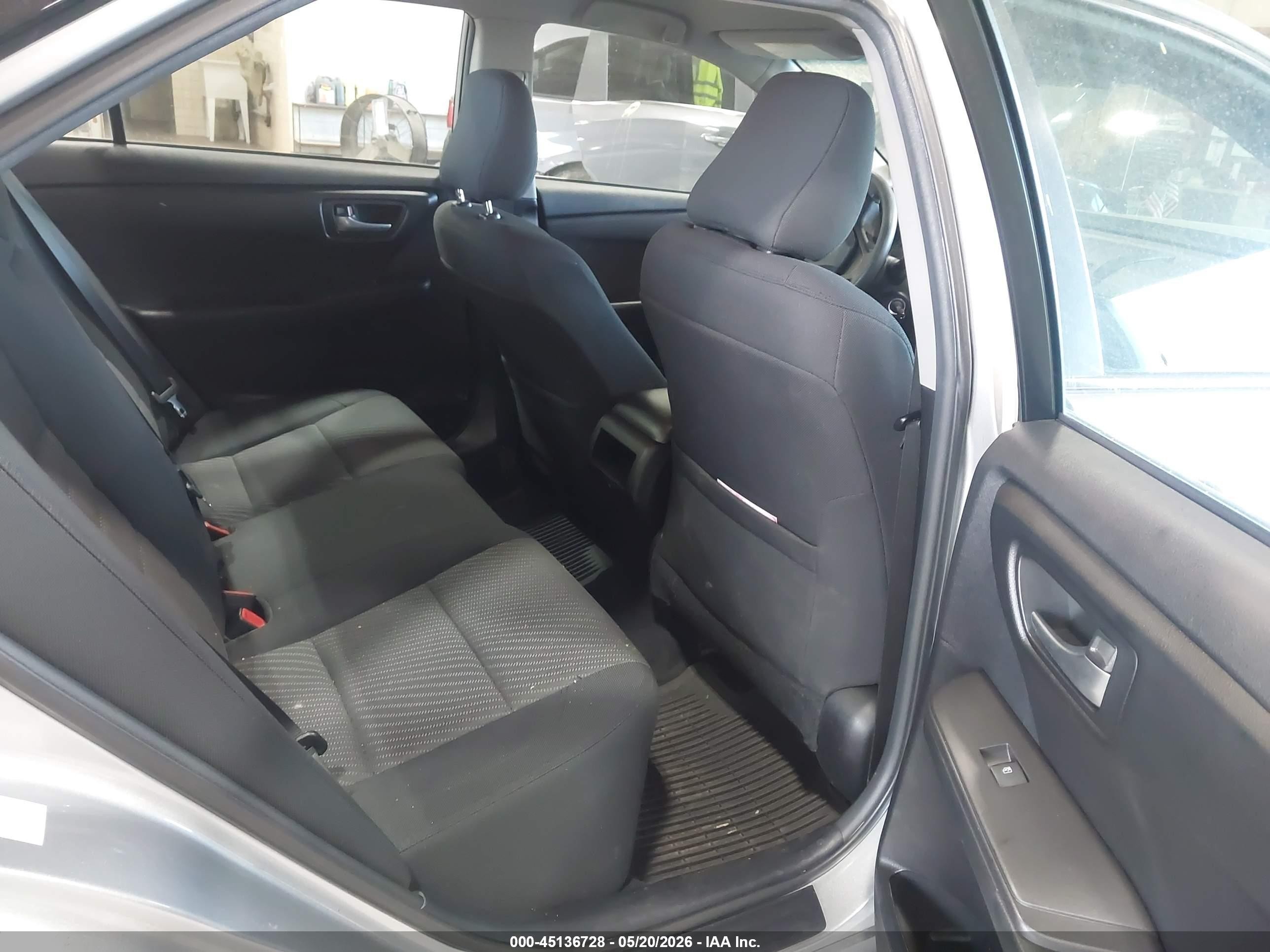 2015 Toyota Camry Le Silver vin: 4T4BF1FK7FR464489