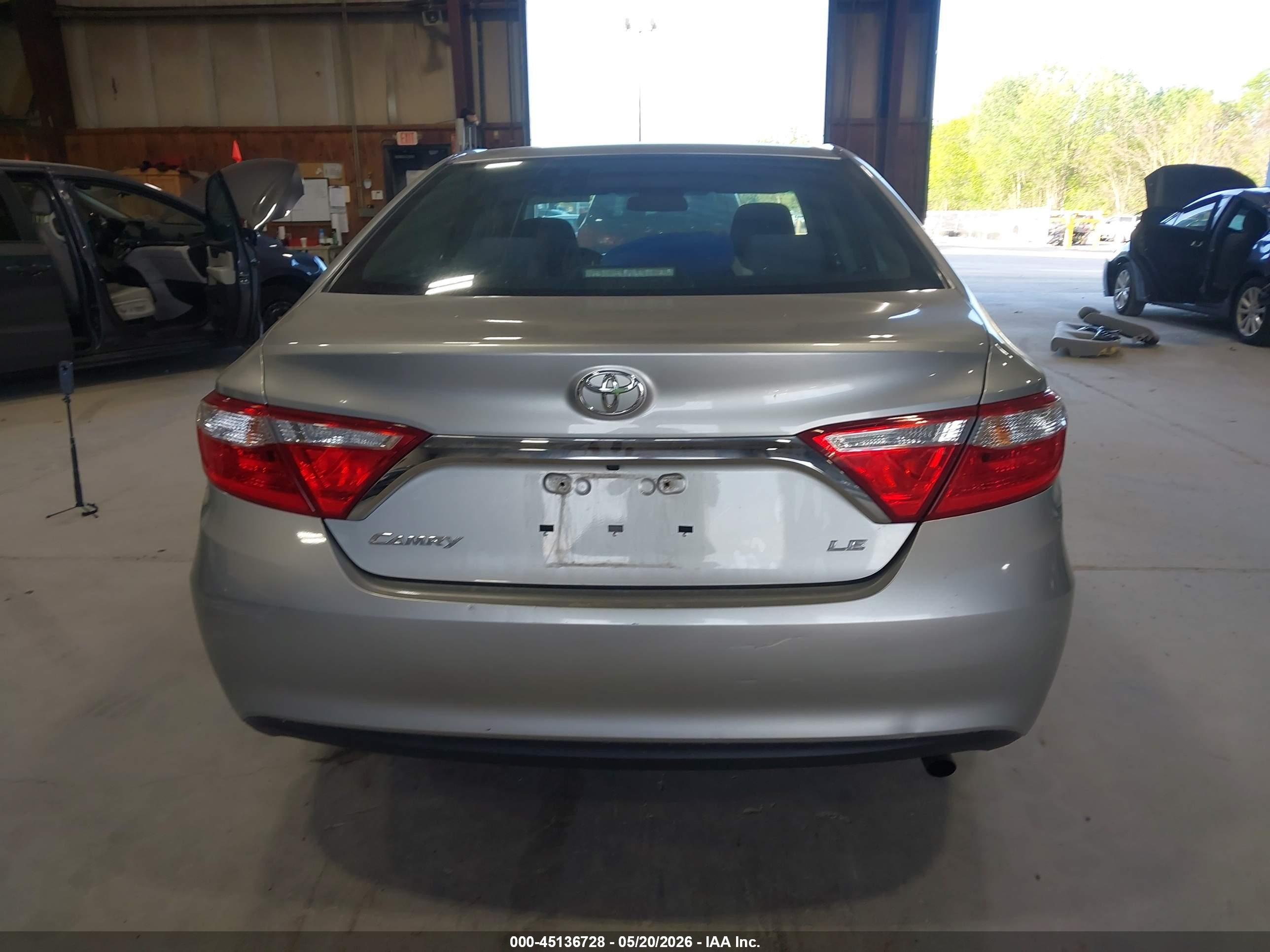 2015 Toyota Camry Le Silver vin: 4T4BF1FK7FR464489