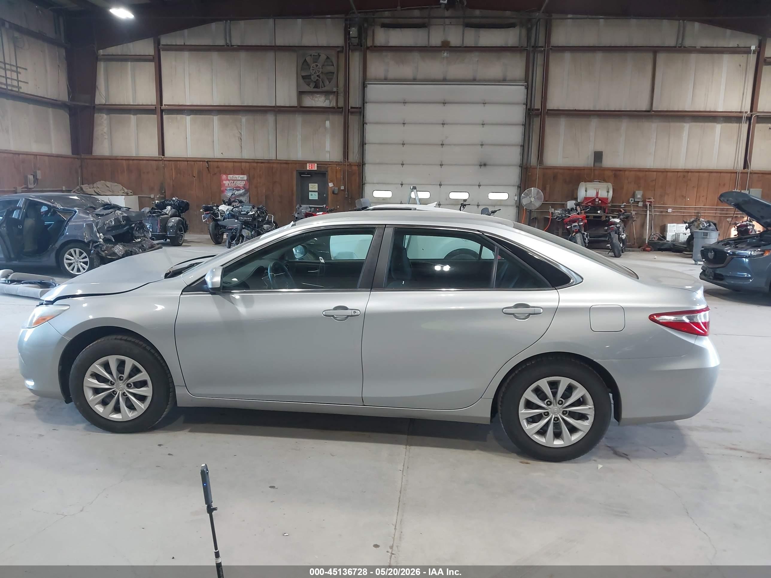 2015 Toyota Camry Le Silver vin: 4T4BF1FK7FR464489
