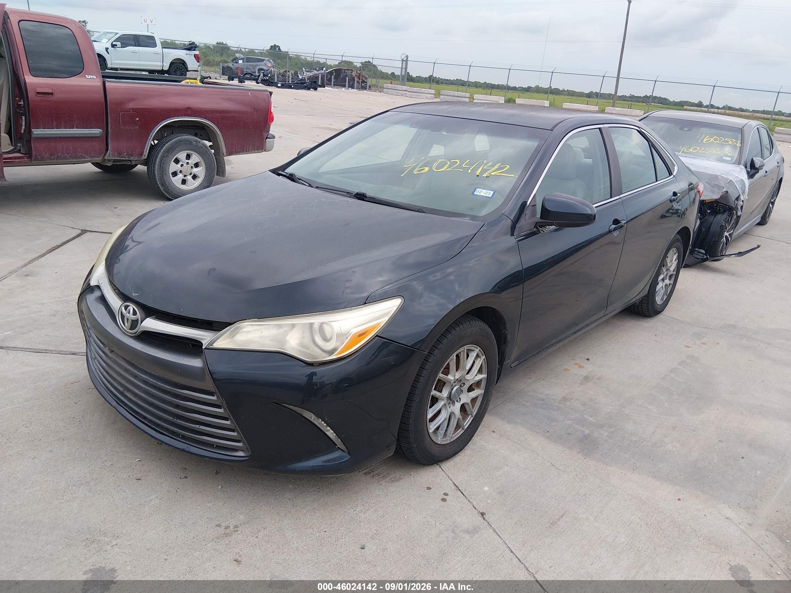2015 Toyota Camry Le Dark Blue vin: 4T4BF1FK7FR465674