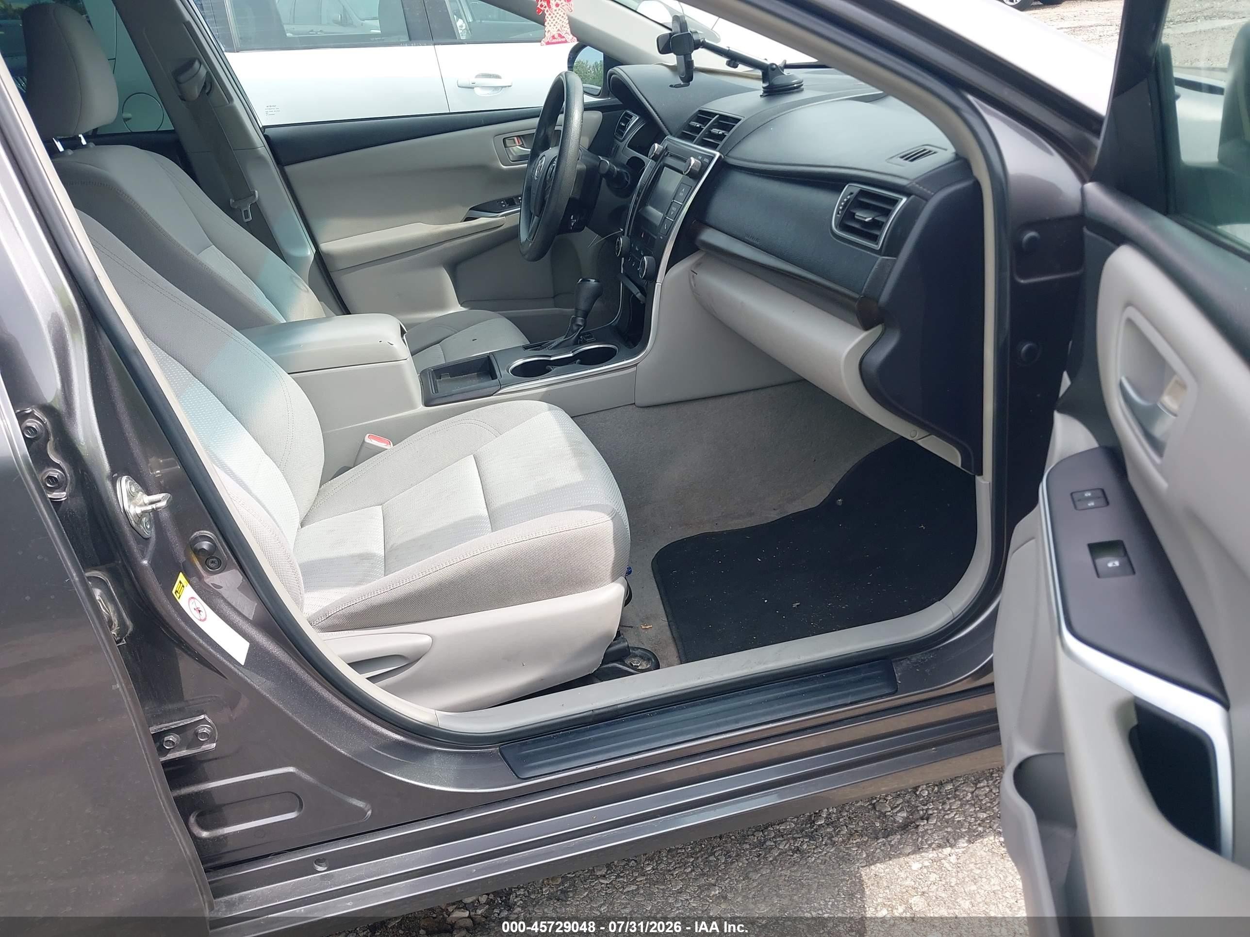 2015 Toyota Camry Le Серый vin: 4T4BF1FK7FR467487