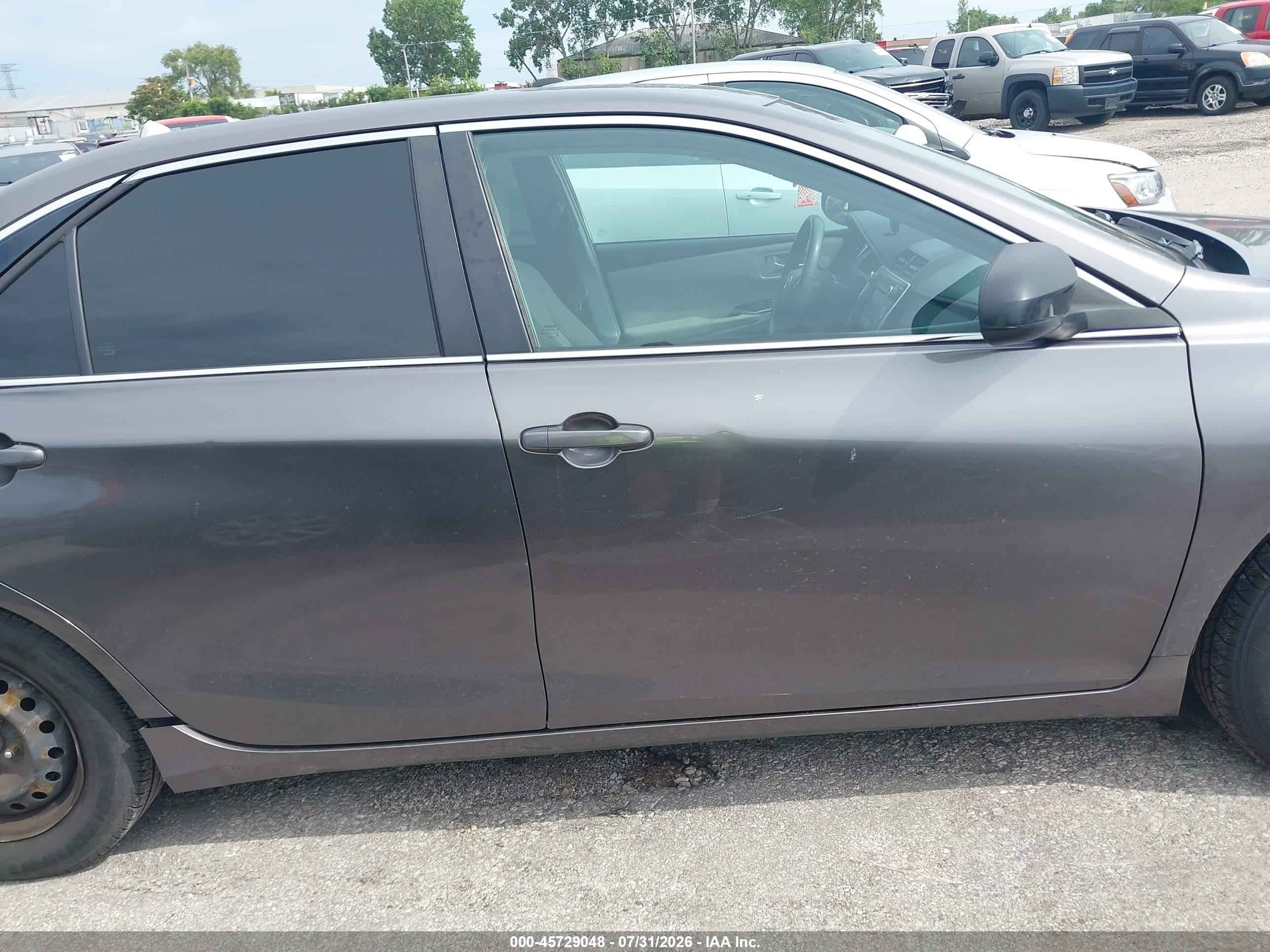 2015 Toyota Camry Le Серый vin: 4T4BF1FK7FR467487