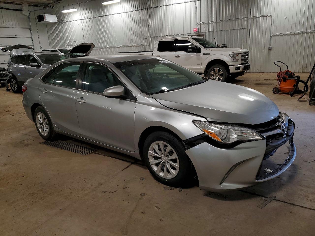 2015 Toyota Camry Le Silver vin: 4T4BF1FK7FR471426