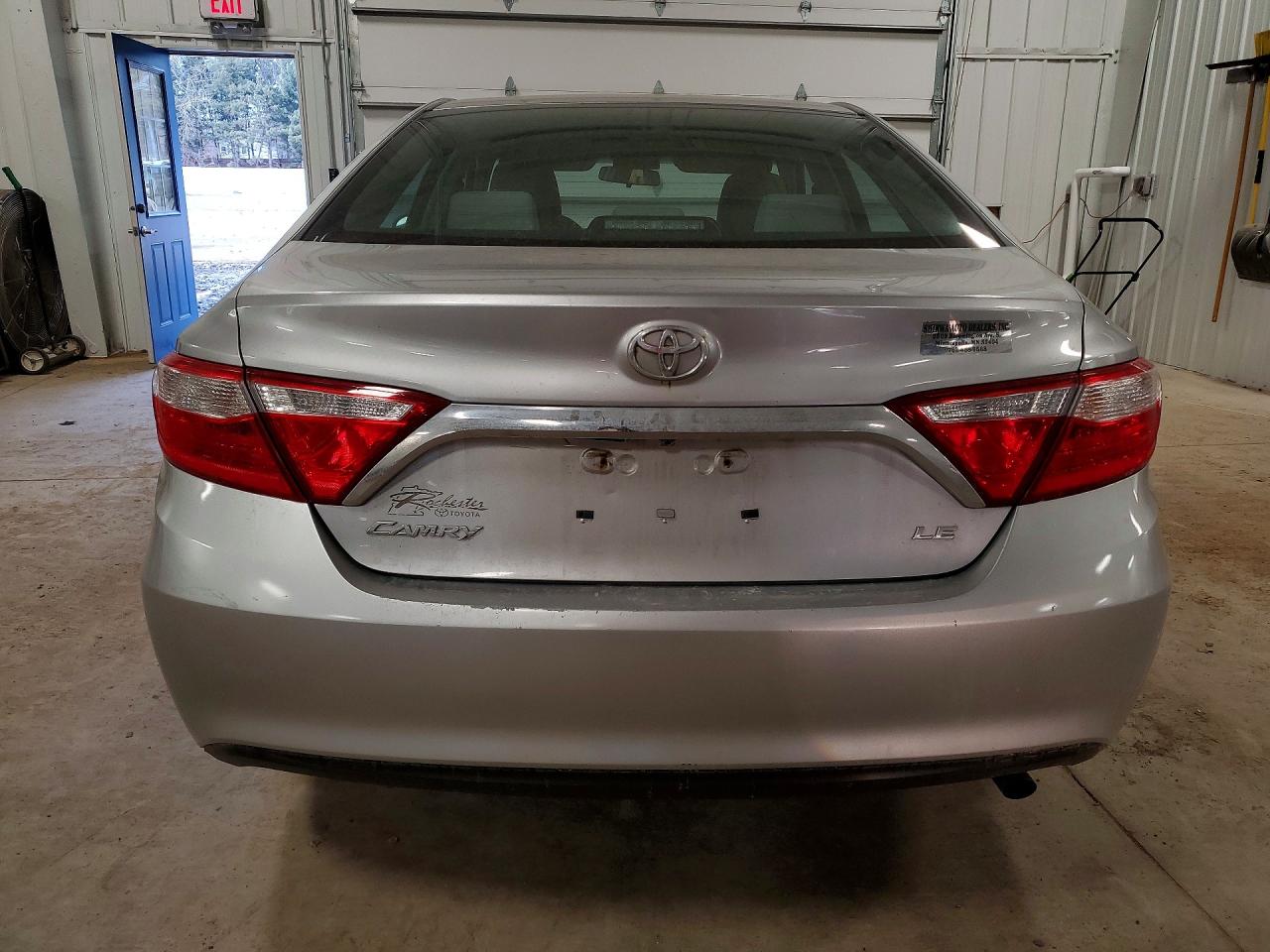 2015 Toyota Camry Le Silver vin: 4T4BF1FK7FR471426