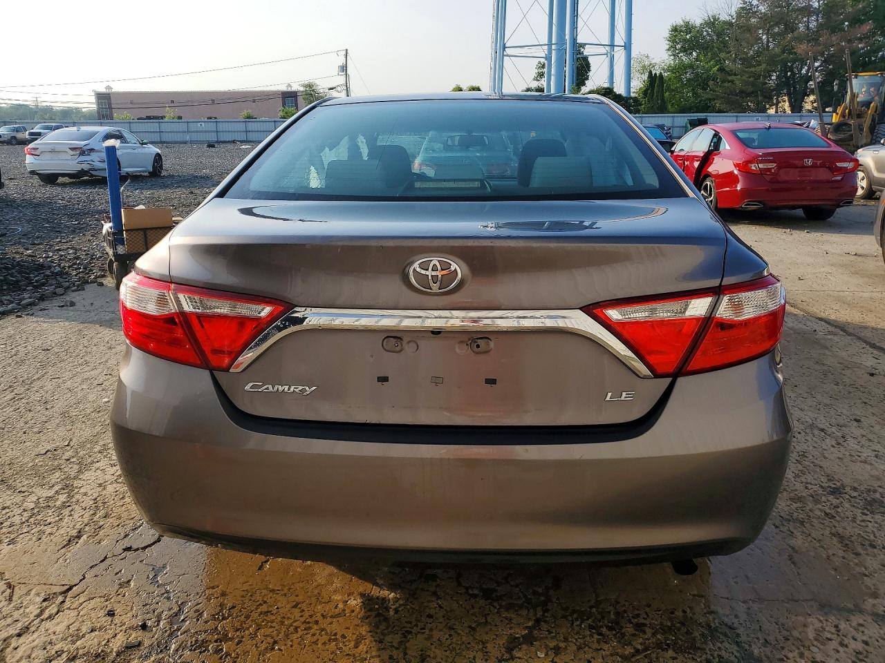 2015 Toyota Camry Le Silver vin: 4T4BF1FK7FR476321