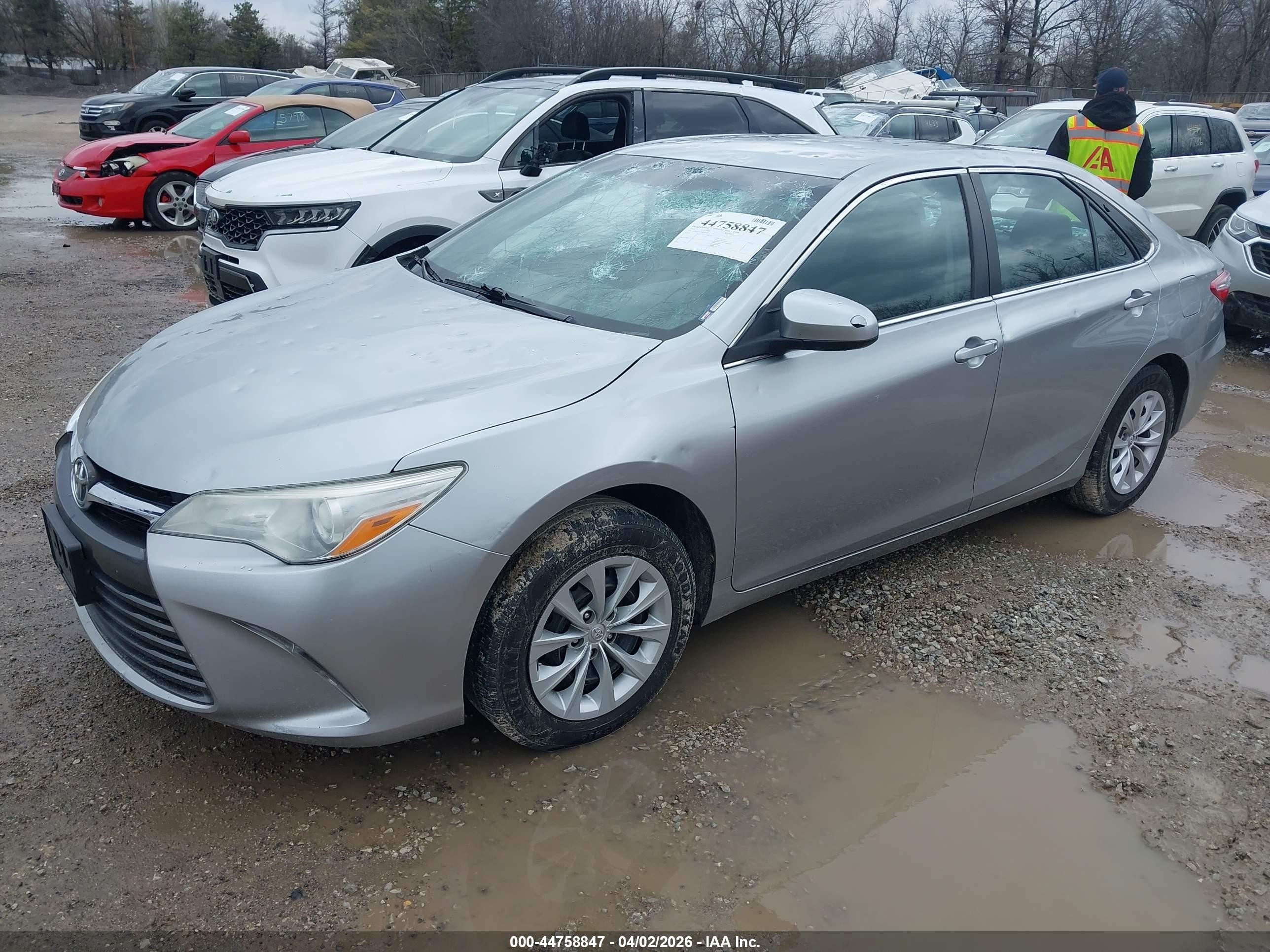 2015 Toyota Camry Le Silver vin: 4T4BF1FK7FR476786