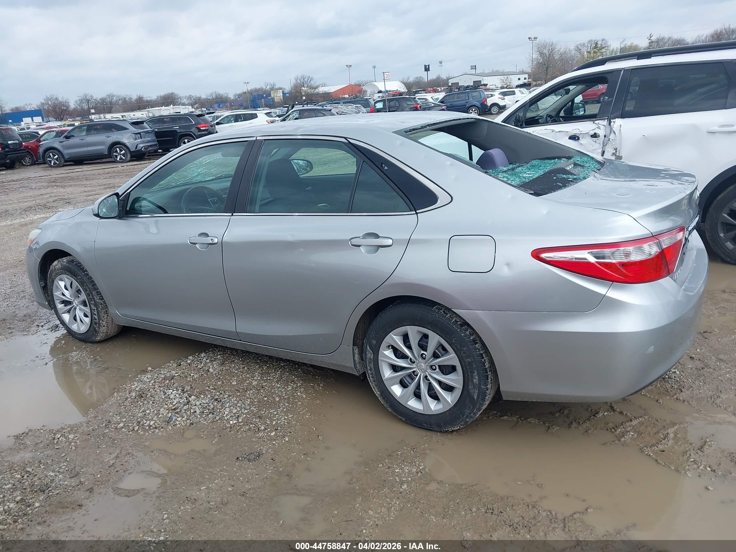2015 Toyota Camry Le Silver vin: 4T4BF1FK7FR476786