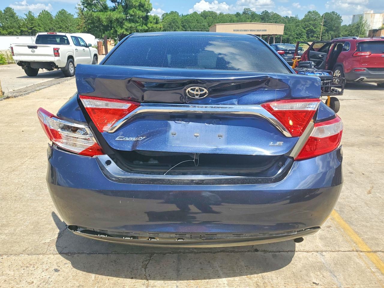 2015 Toyota Camry Le Blue vin: 4T4BF1FK7FR478991