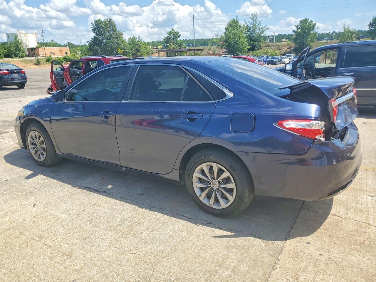 2015 Toyota Camry Le Blue vin: 4T4BF1FK7FR478991