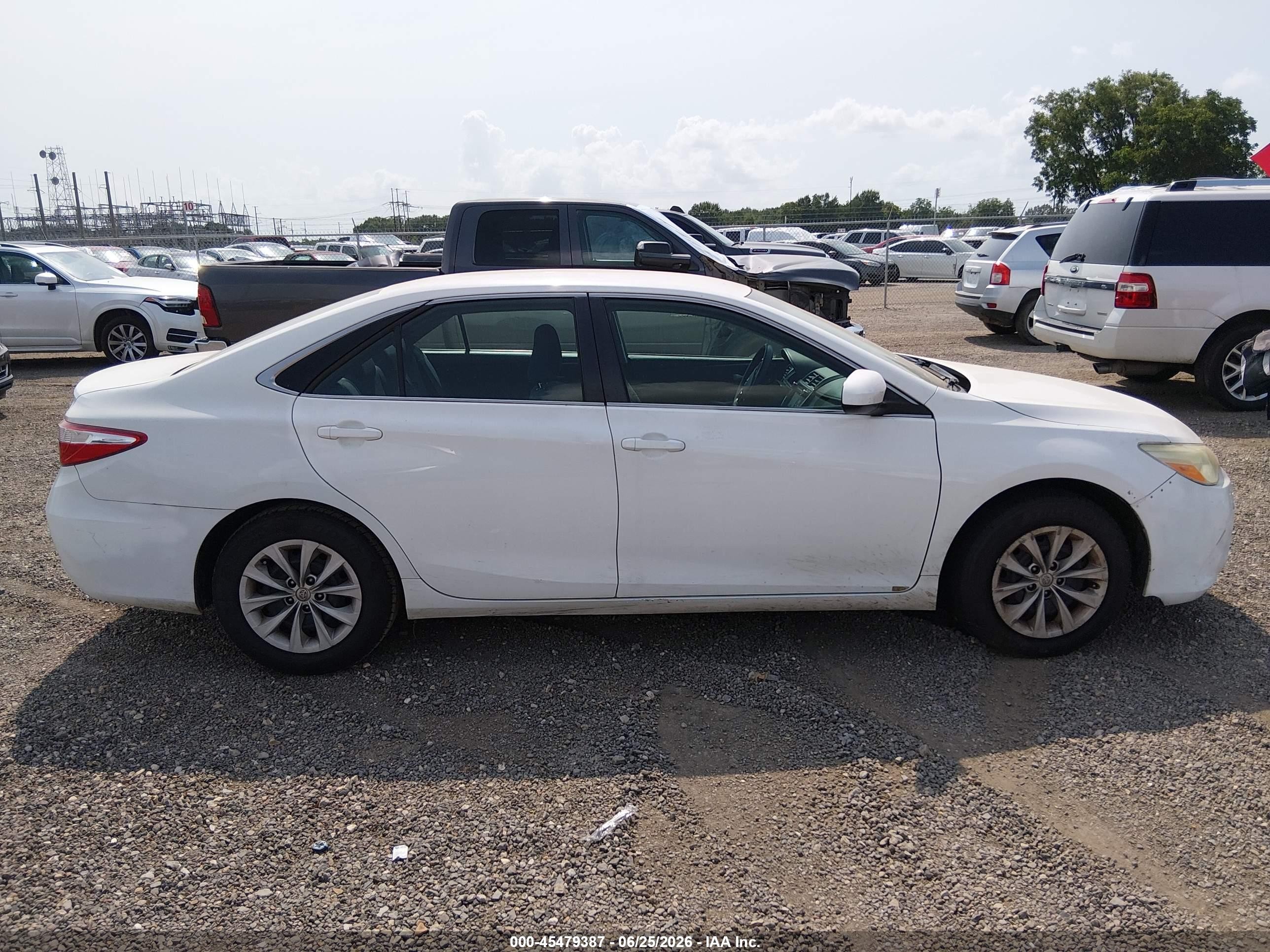 2015 Toyota Camry Le White vin: 4T4BF1FK7FR482880
