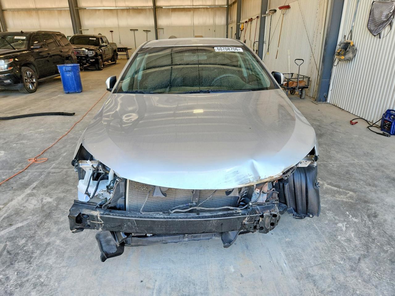 2015 Toyota Camry Le Серебряный vin: 4T4BF1FK7FR499503