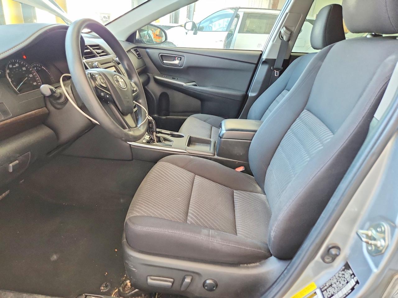 2015 Toyota Camry Le Серебряный vin: 4T4BF1FK7FR499503